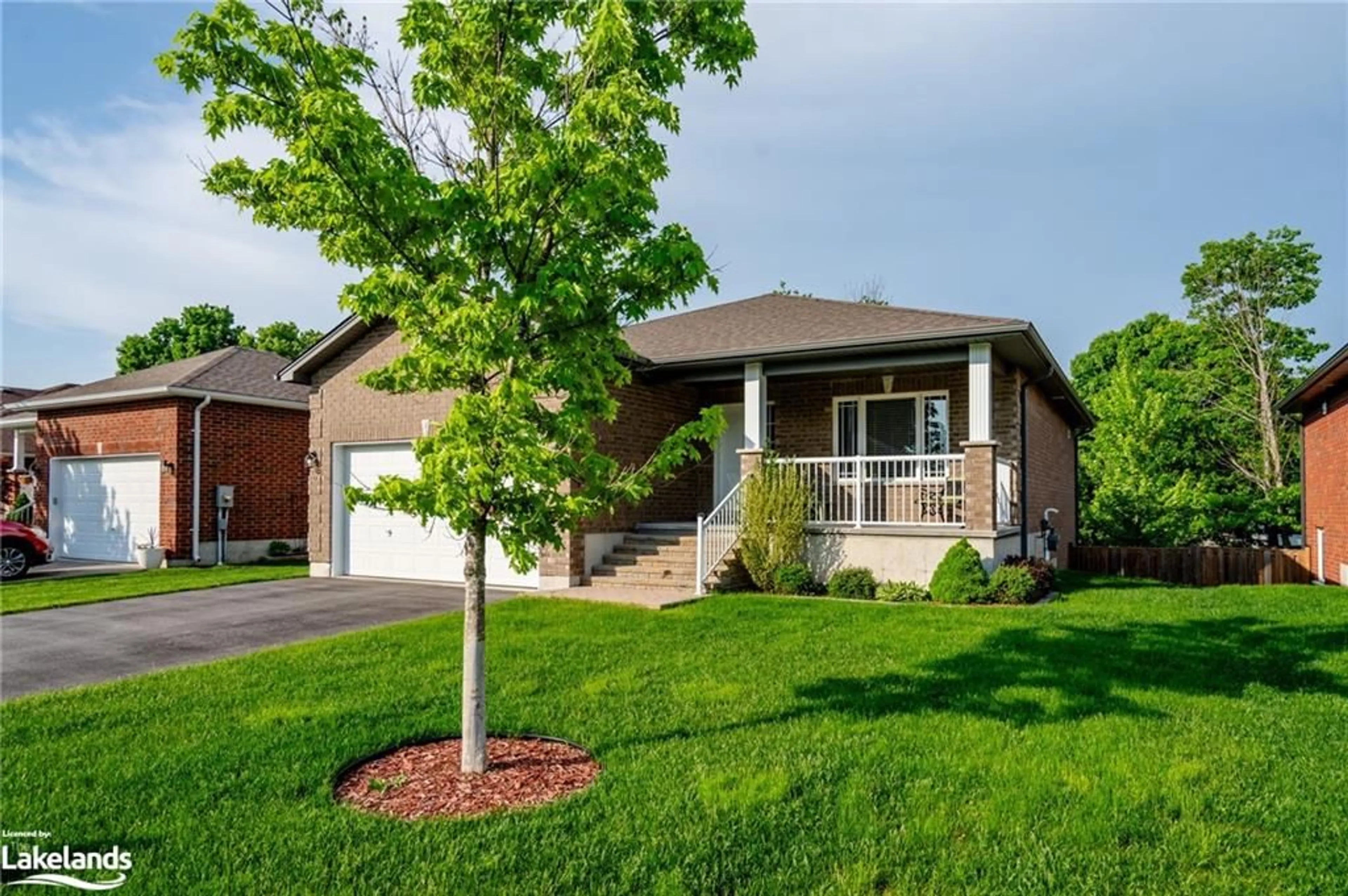 Frontside or backside of a home, cottage for 7 Sheppard Dr, Tay Ontario L0K 2A0