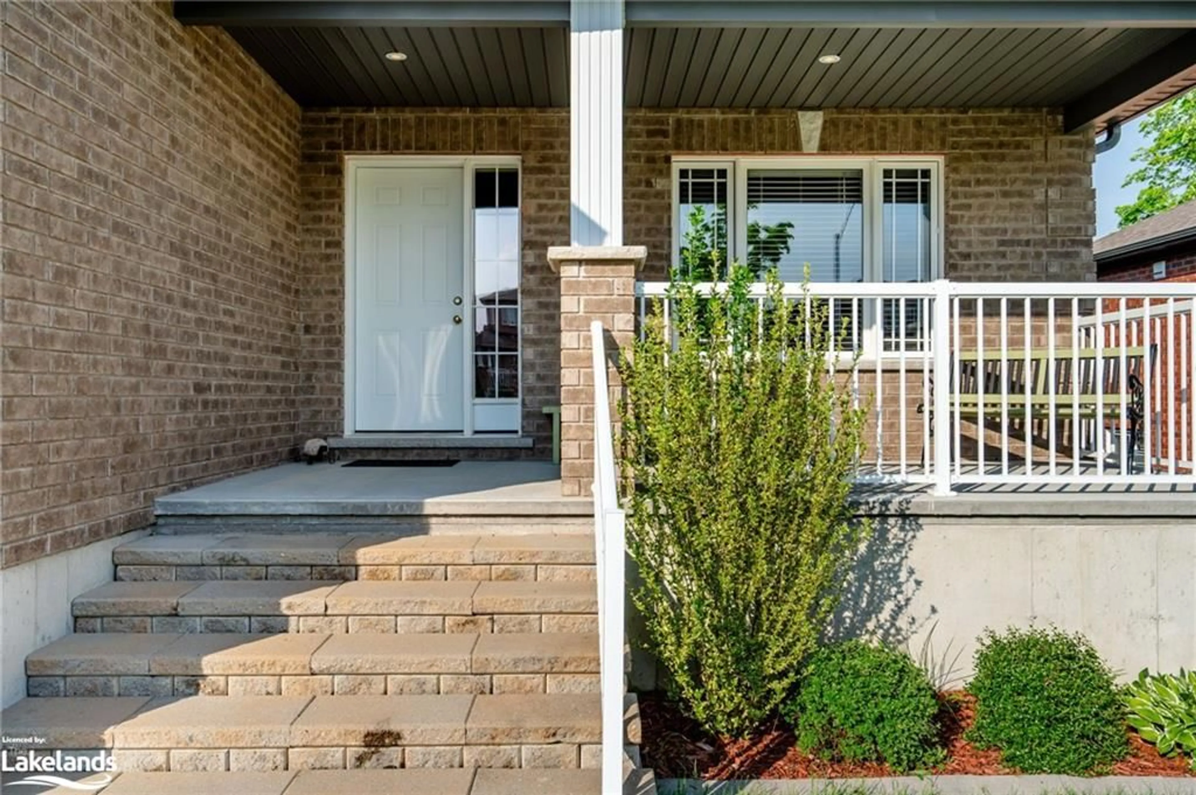 Home with brick exterior material for 7 Sheppard Dr, Tay Ontario L0K 2A0