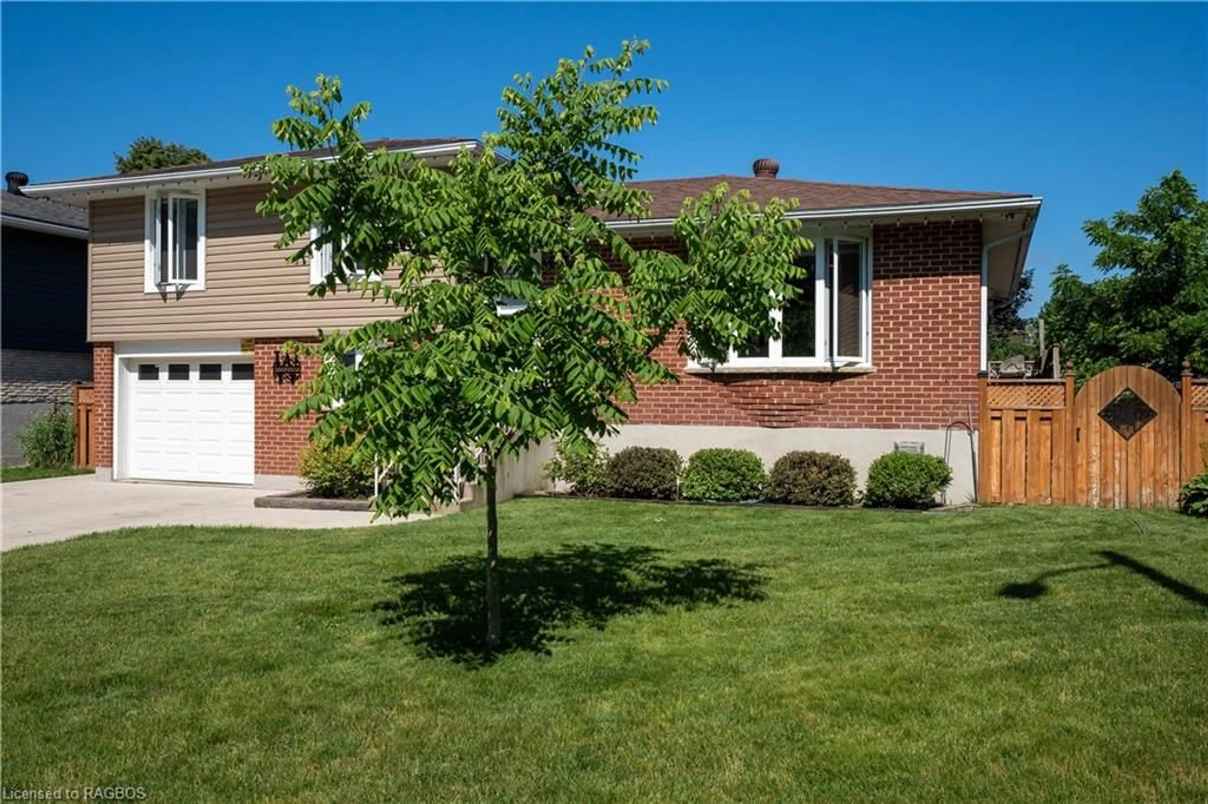 Frontside or backside of a home for 1034 Century Dr, Port Elgin Ontario N0H 2C3