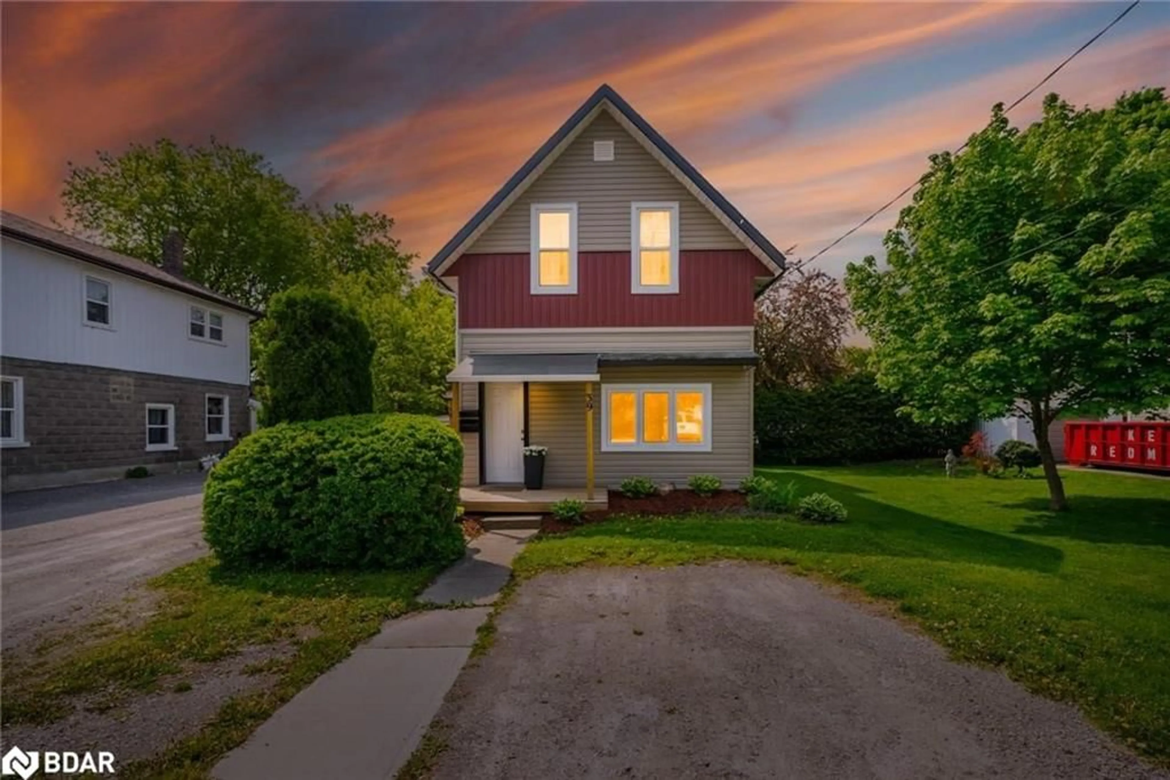 Frontside or backside of a home for 39 Glenelg St, Lindsay Ontario K9V 1Y9