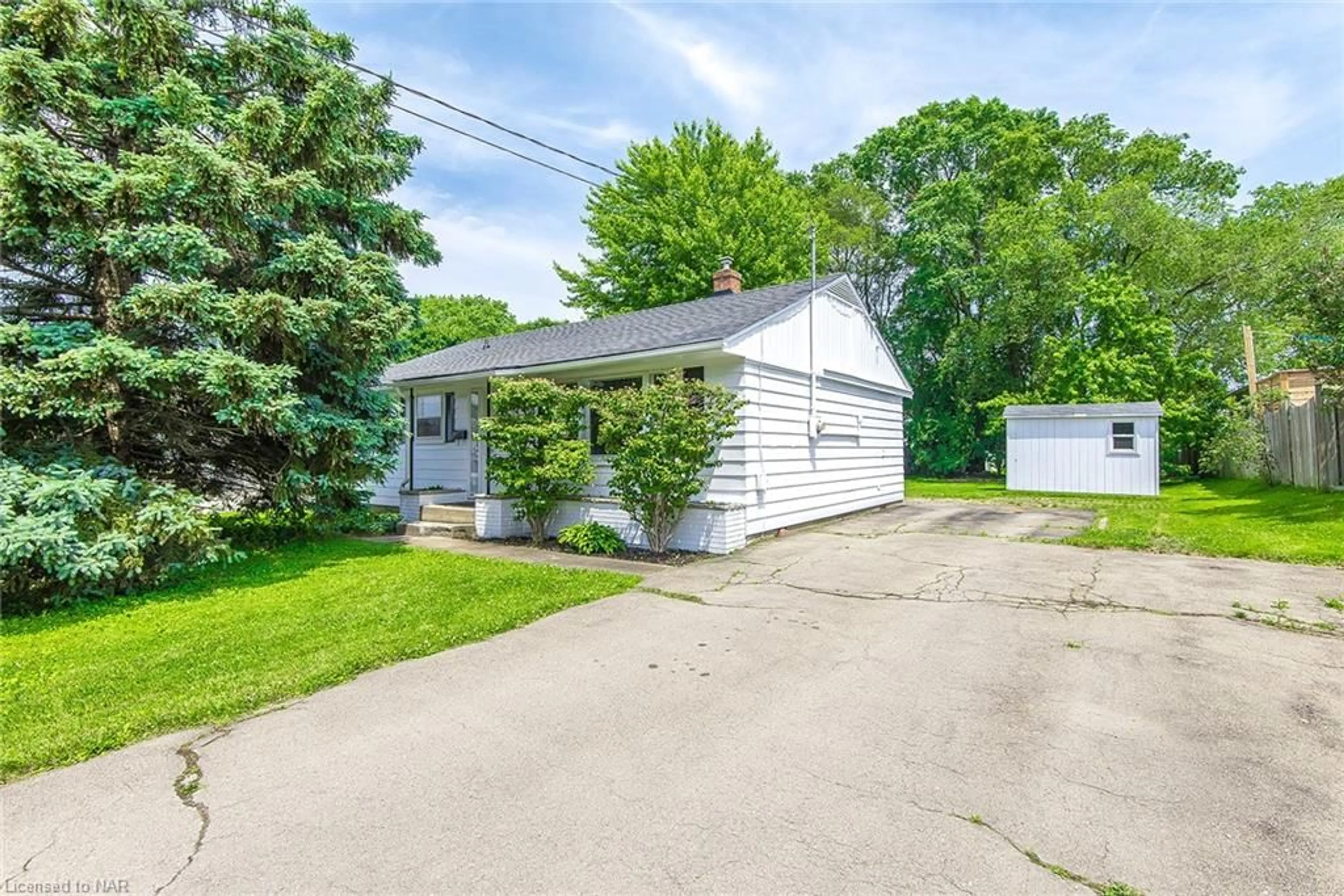 Frontside or backside of a home for 169 Scholfield Ave, Port Colborne Ontario L3K 5T3