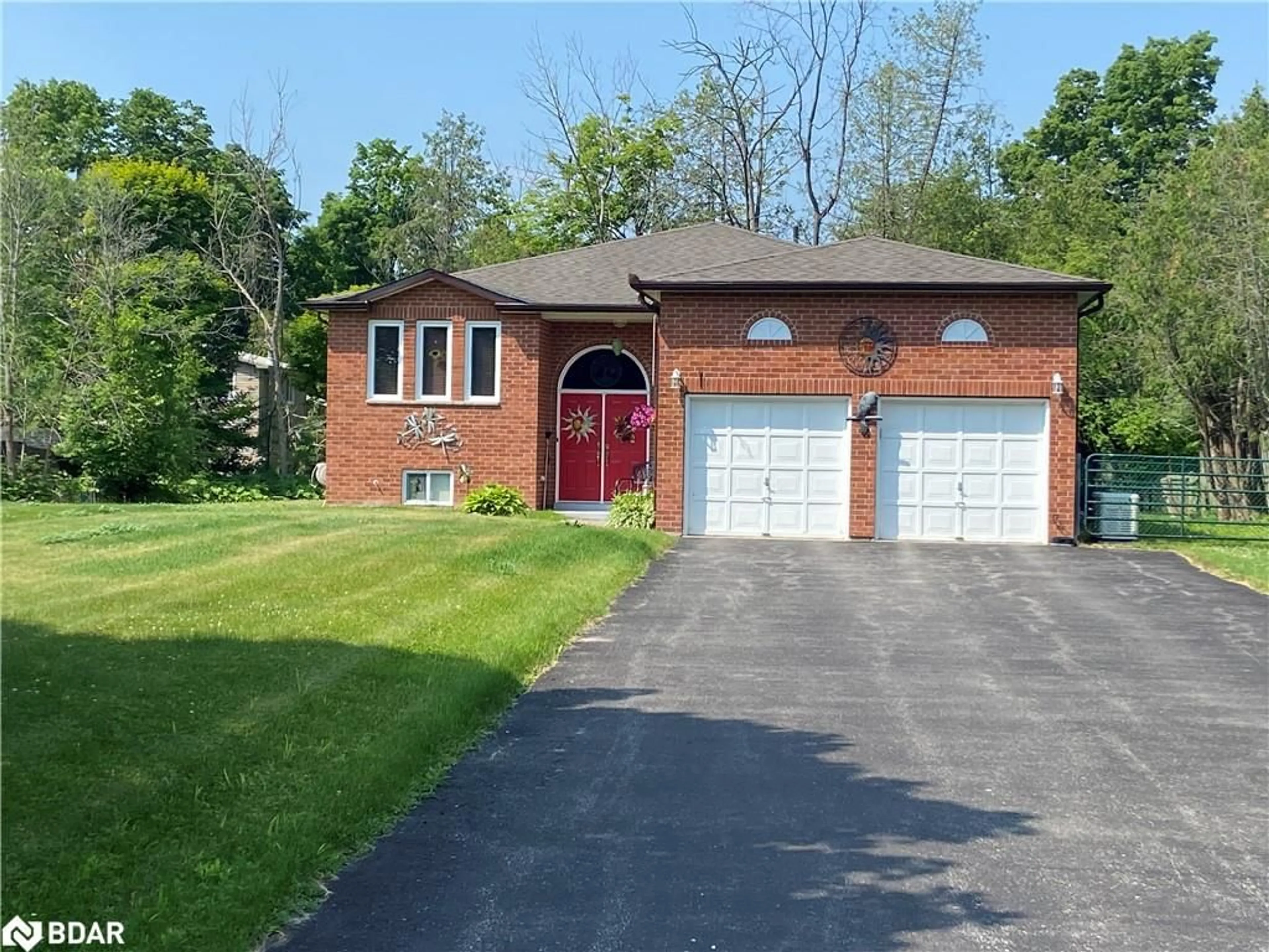 Frontside or backside of a home for 4 Campbell Ave, Oro-Medonte Ontario L0L 1T0