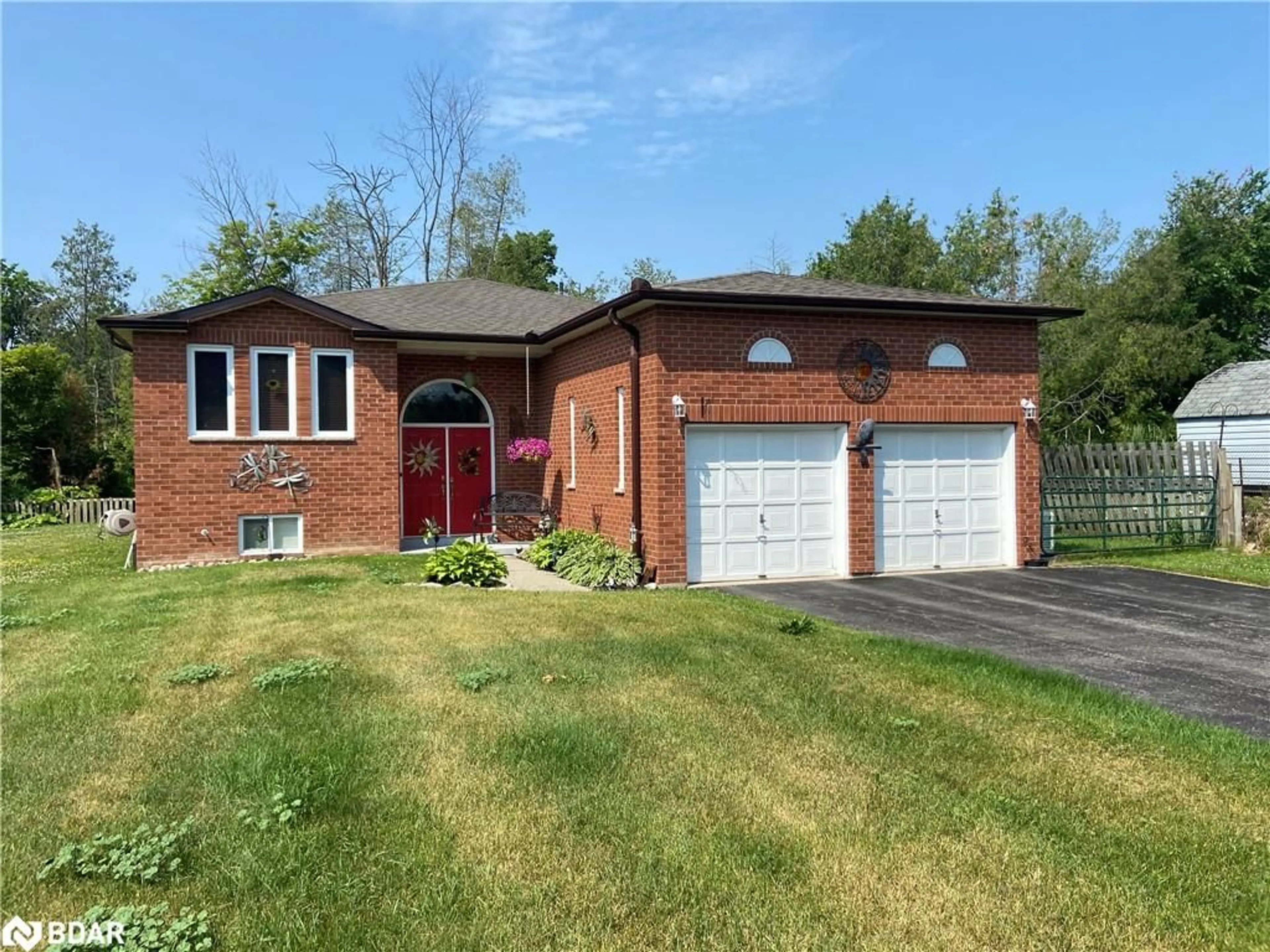 Frontside or backside of a home for 4 Campbell Ave, Oro-Medonte Ontario L0L 1T0
