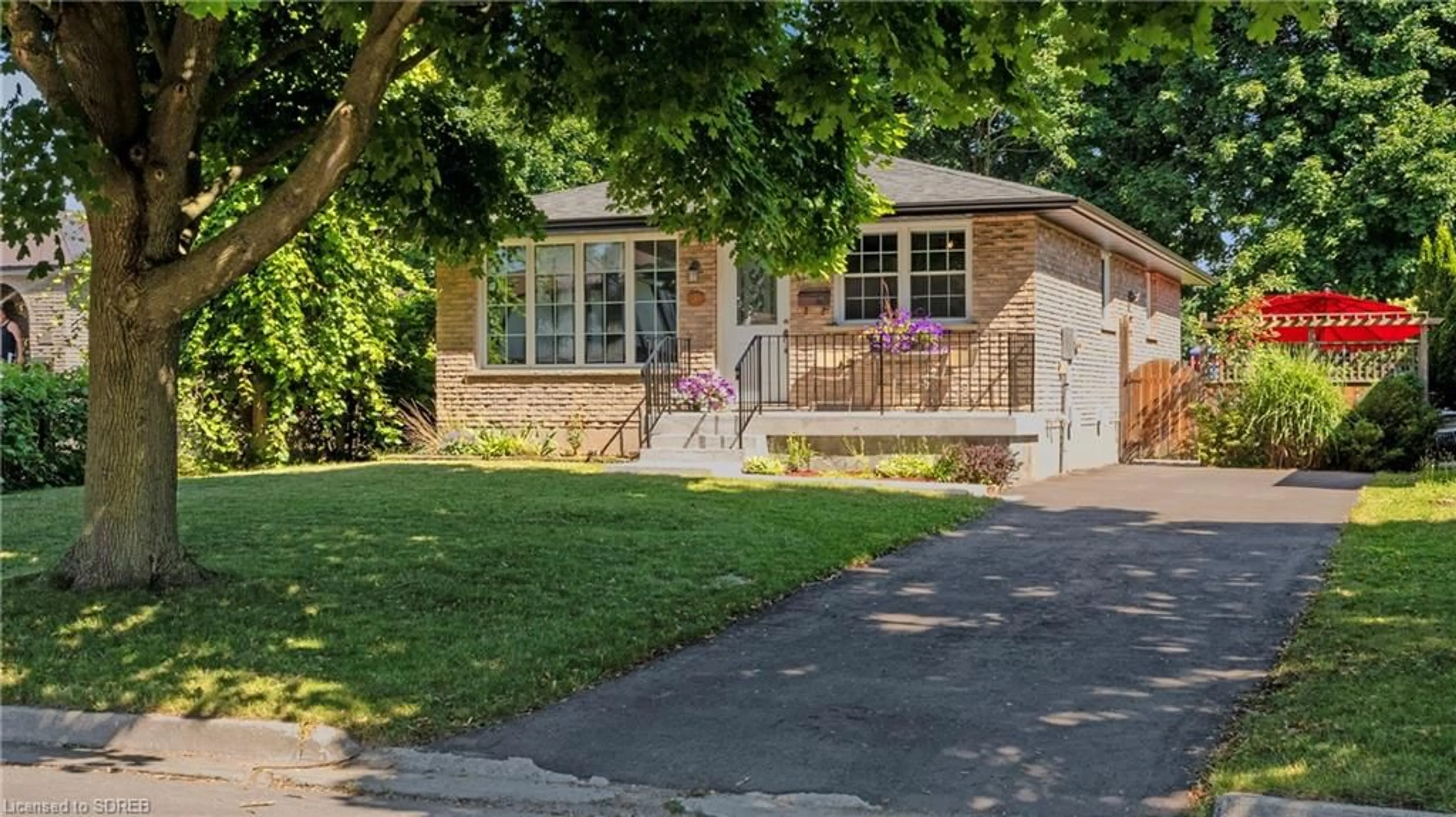 Frontside or backside of a home for 11 Crestlynn Cres, Simcoe Ontario N3Y 4V3