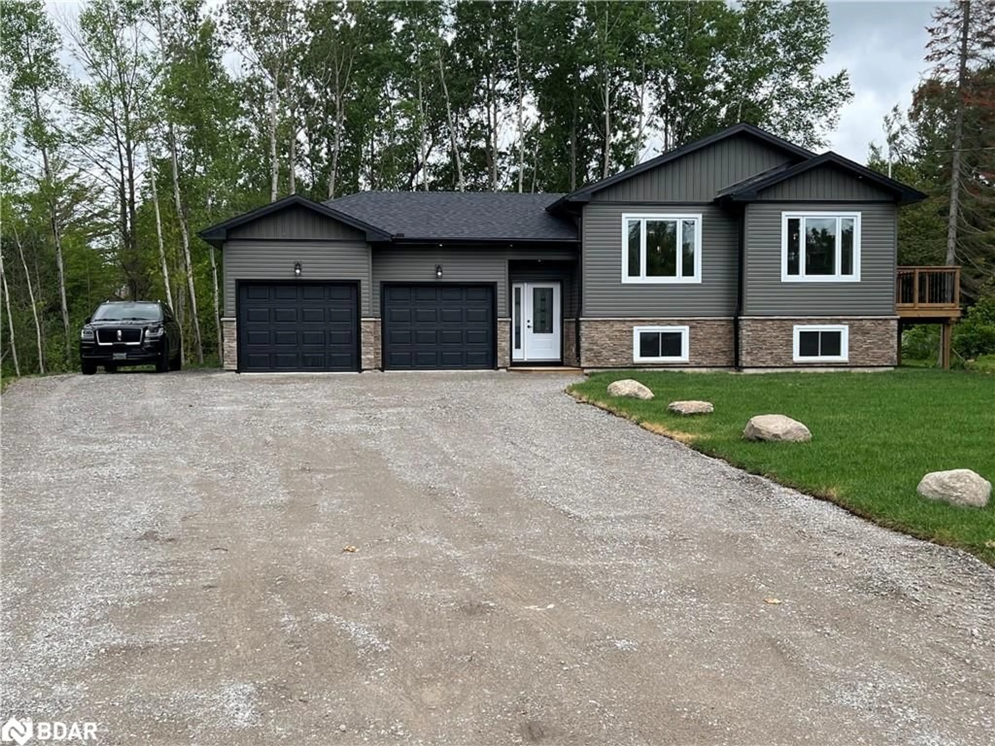 Frontside or backside of a home for 644 Skyline Rd, Ennismore Township Ontario K0L 1T0