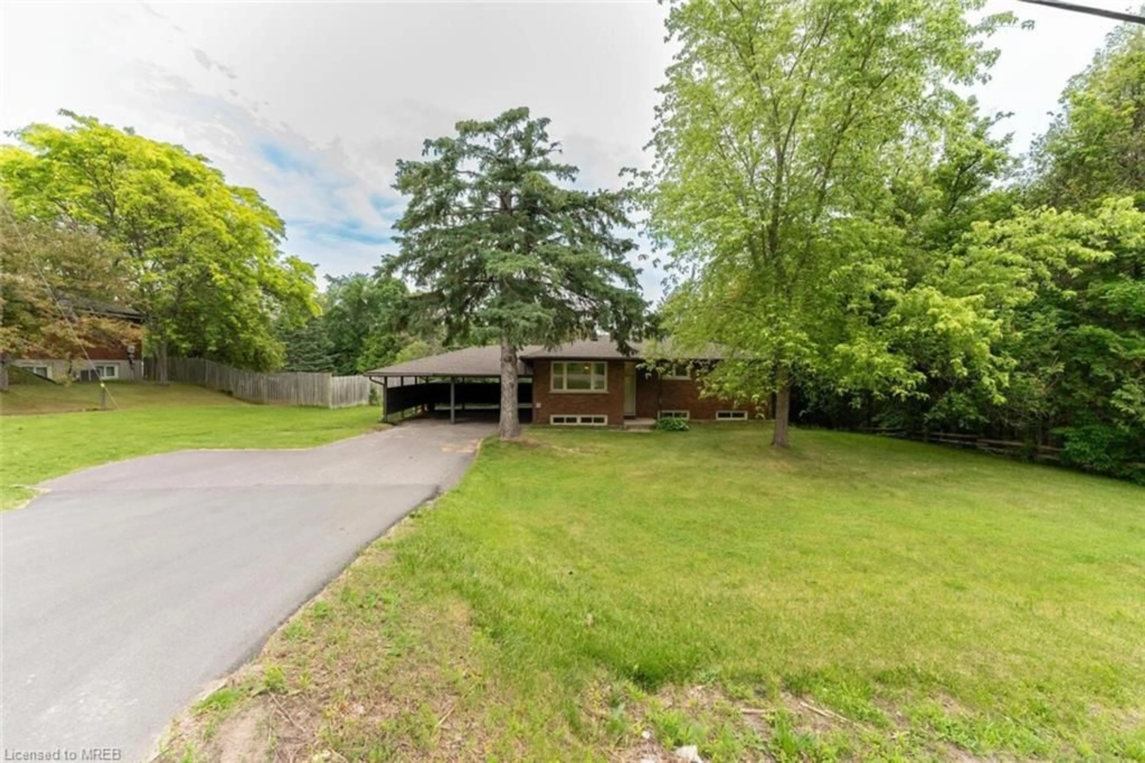 Outside view for 3220 Lakefield Rd, Smith-Ennismore Ontario K9J 6X5