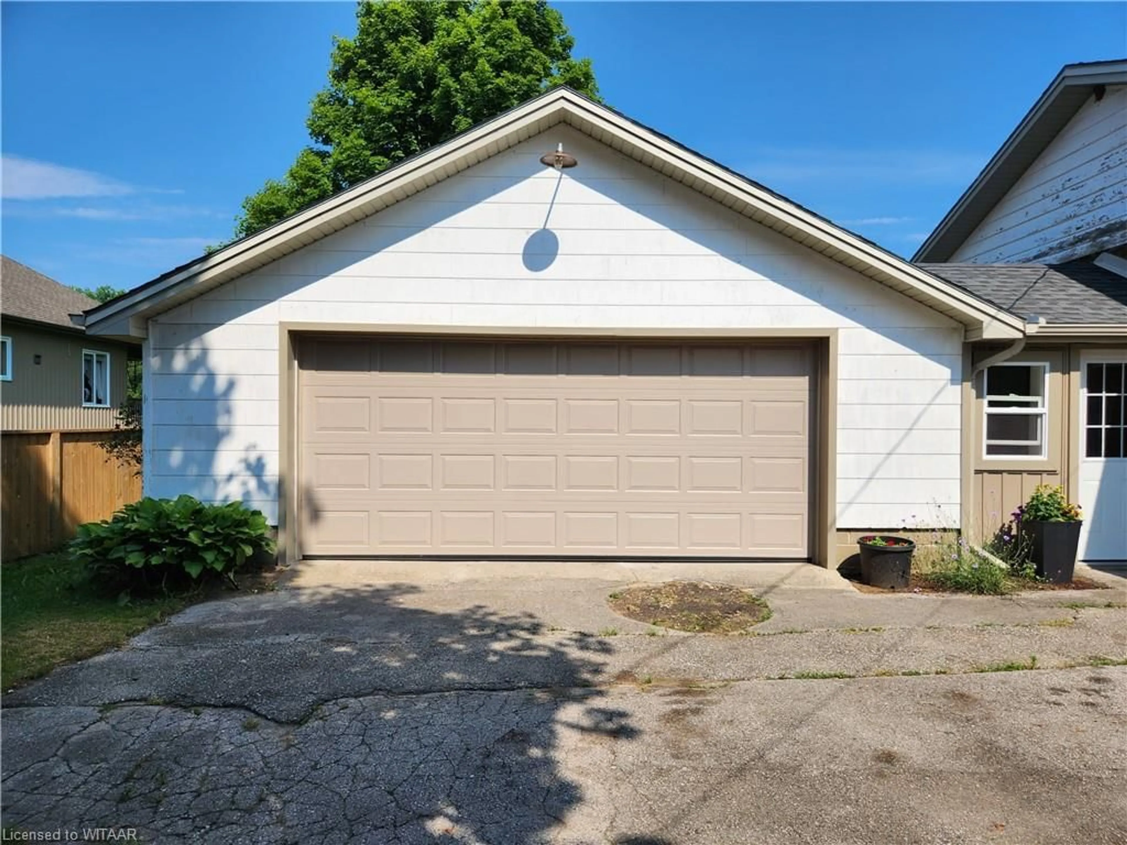 Indoor garage for 11463 Plank Road Line, Eden Ontario N0J 1Y0