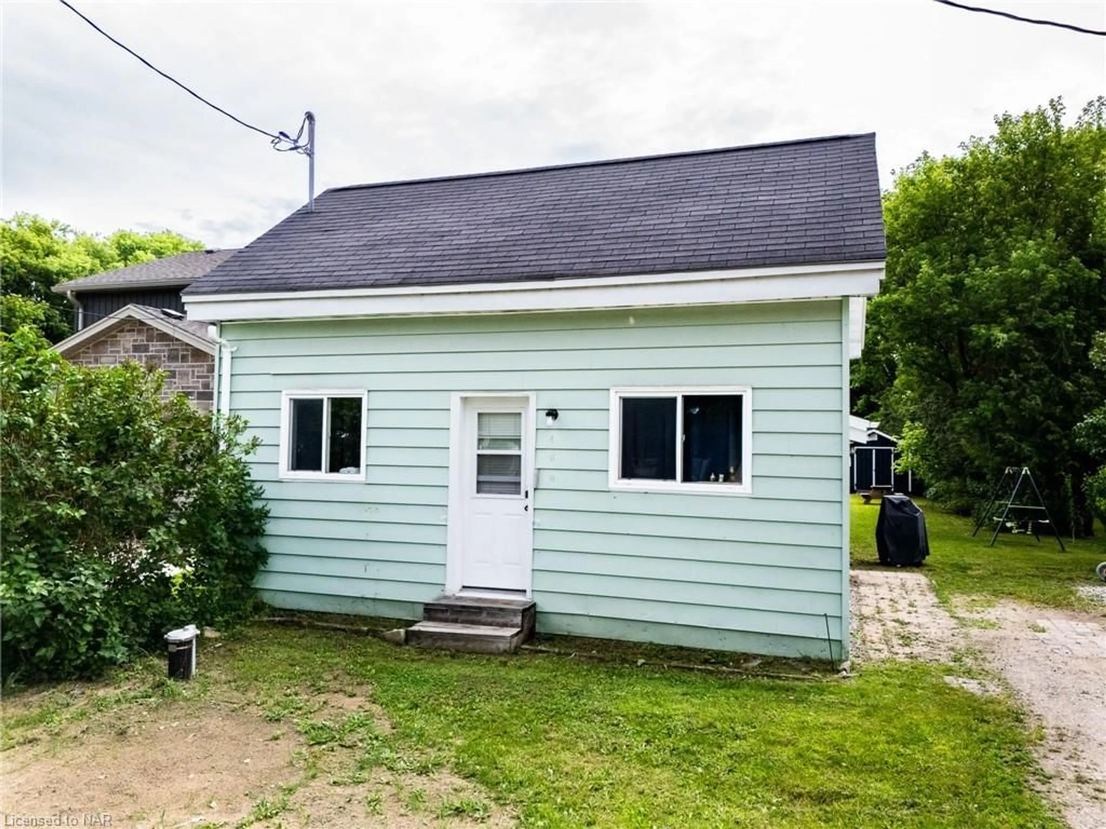 Frontside or backside of a home for 469 Elizabeth St, Hepworth Ontario N0H 1P0