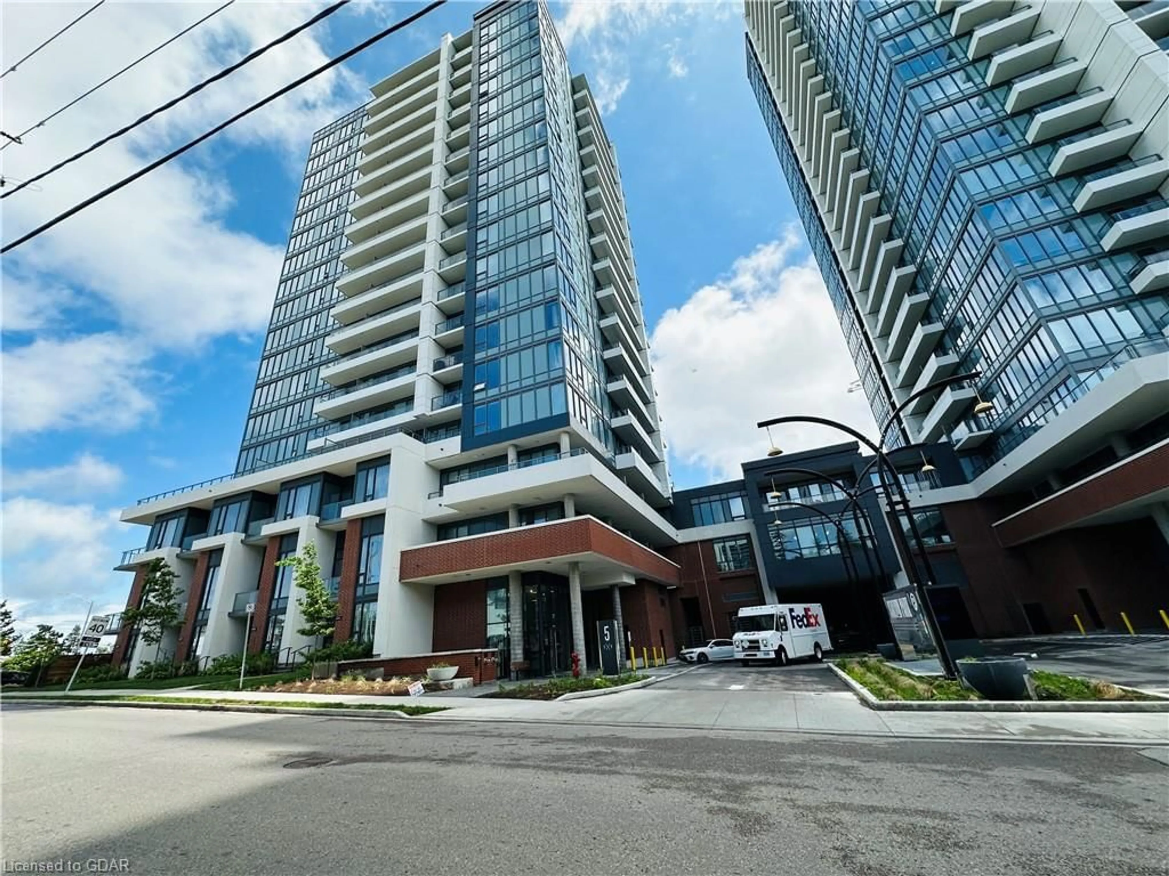 A pic from exterior of the house or condo for 5 Wellington St #1704, Kitchener Ontario N2M 4B4