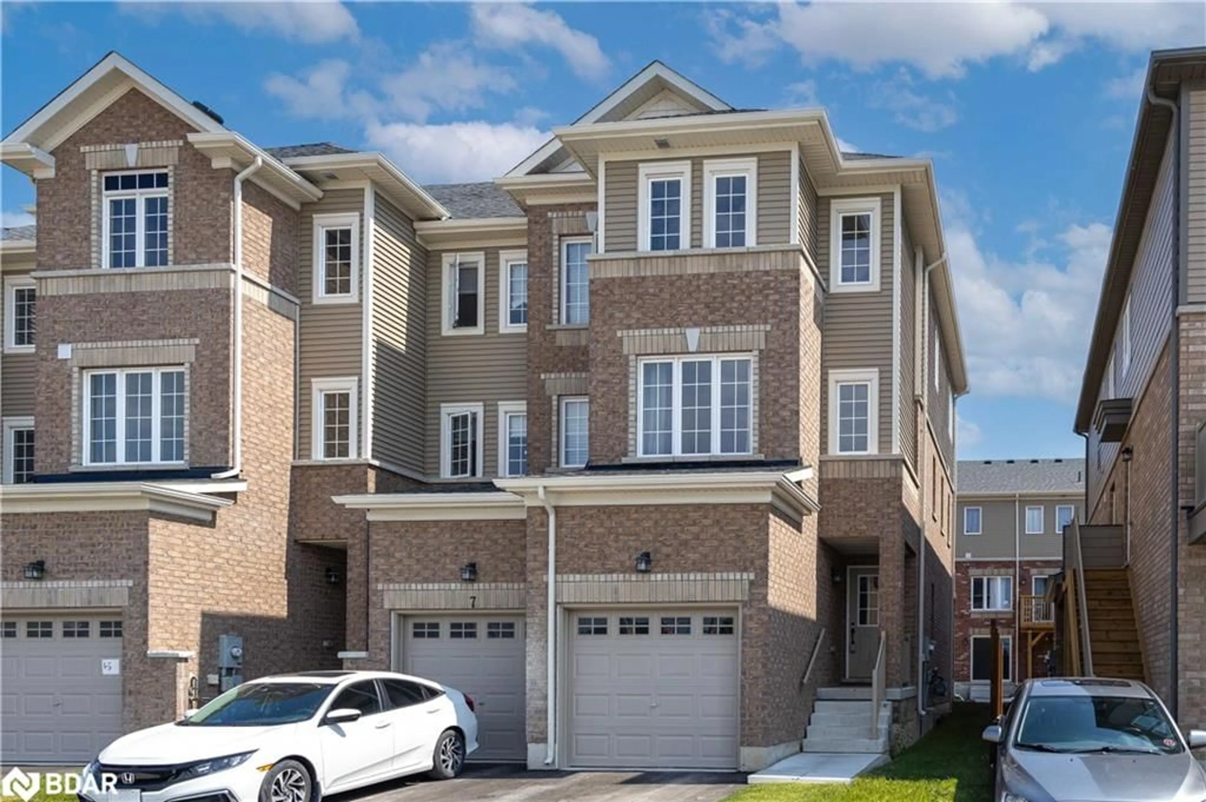 A pic from exterior of the house or condo for 9 Tobias Lane, Barrie Ontario L9J 0T8