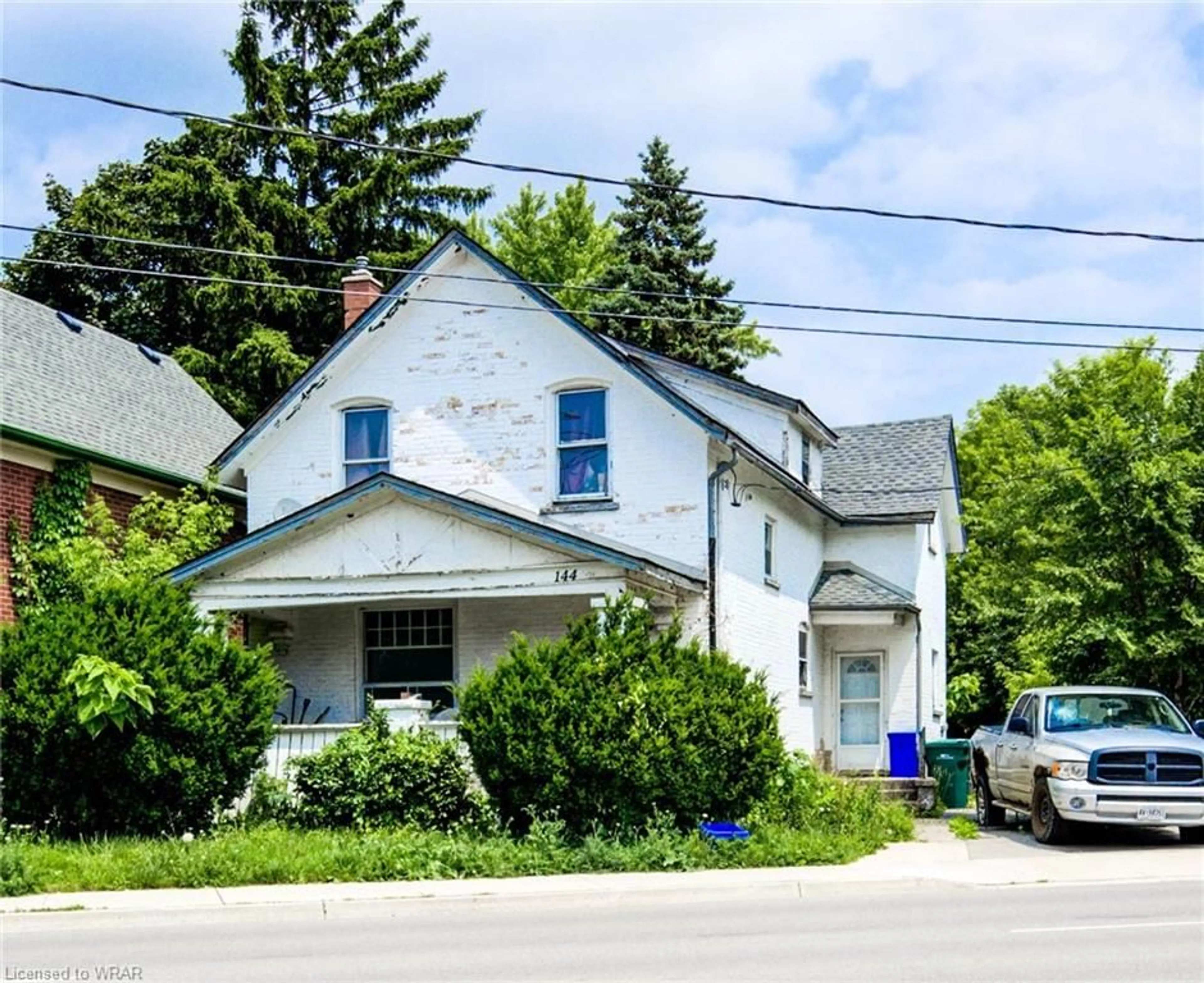 Cottage for 144 Weber St, Kitchener Ontario N2H 1C9
