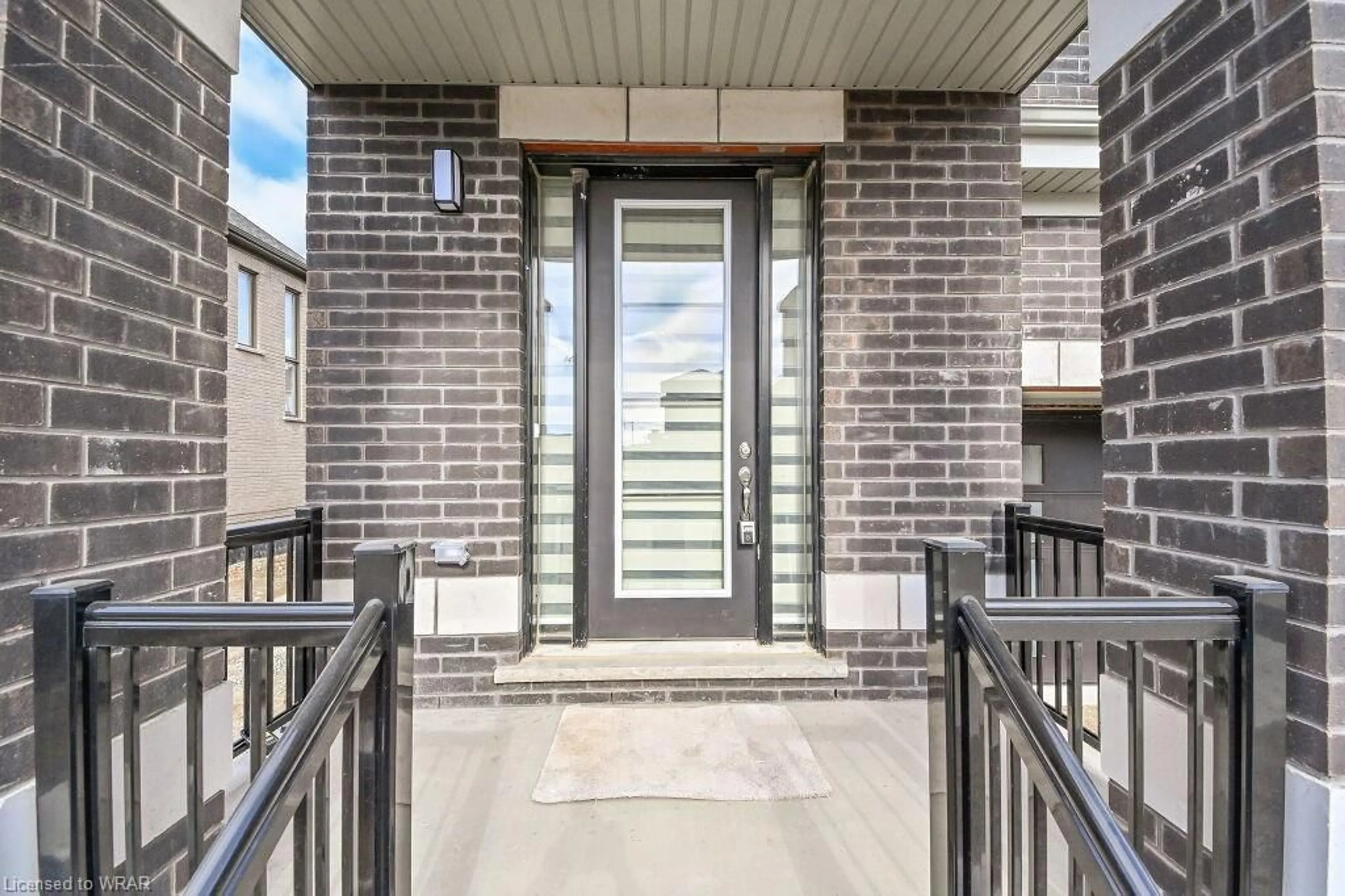 Indoor entryway for 120 Blacklock St, Cambridge Ontario N1S 0E3