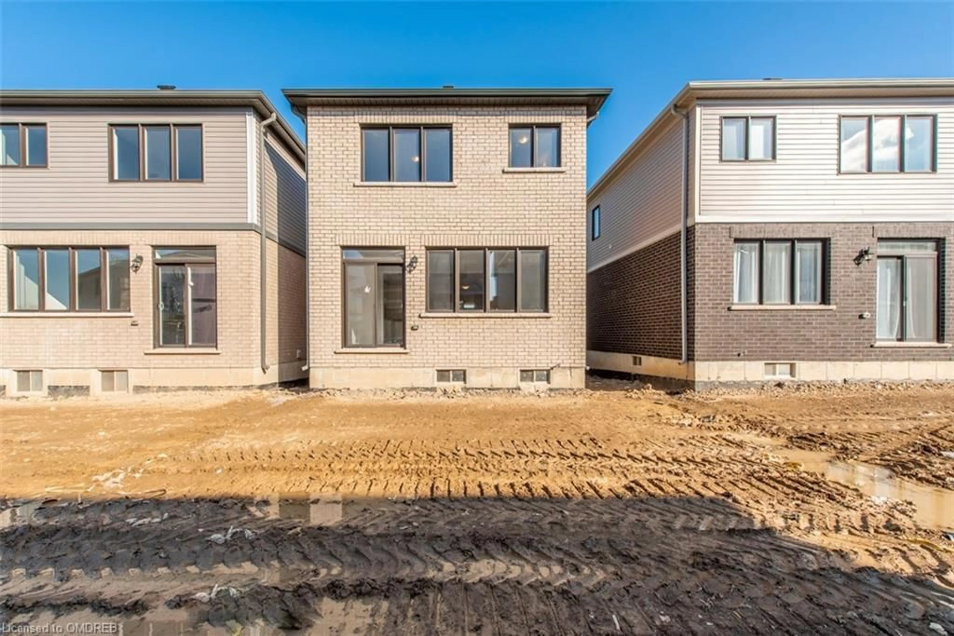 Frontside or backside of a home for 34 Lilac Cir, Caledonia Ontario N3W 0H5
