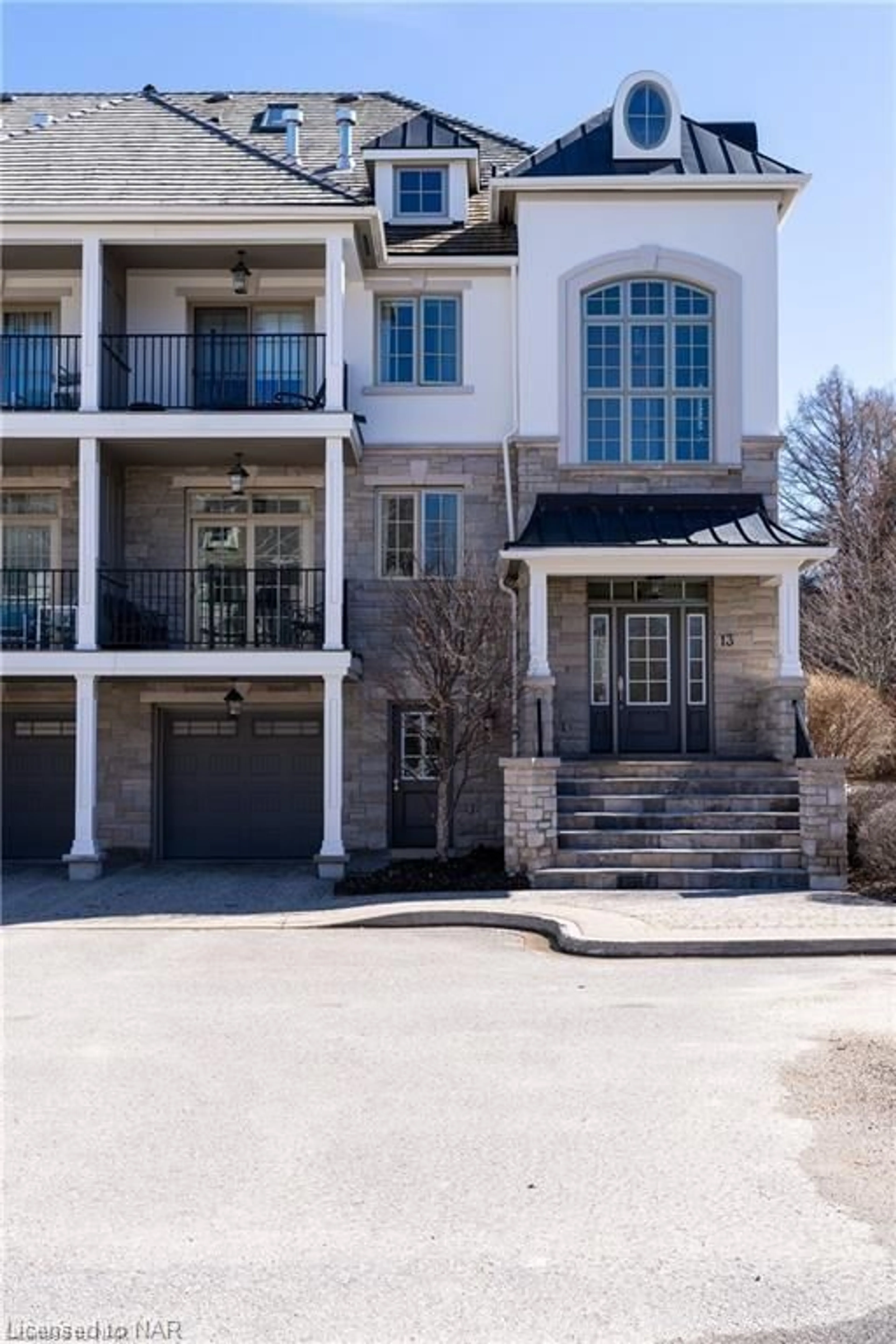 A pic from exterior of the house or condo for 11 Bay St #13, Thornbury Ontario N0H 2P0