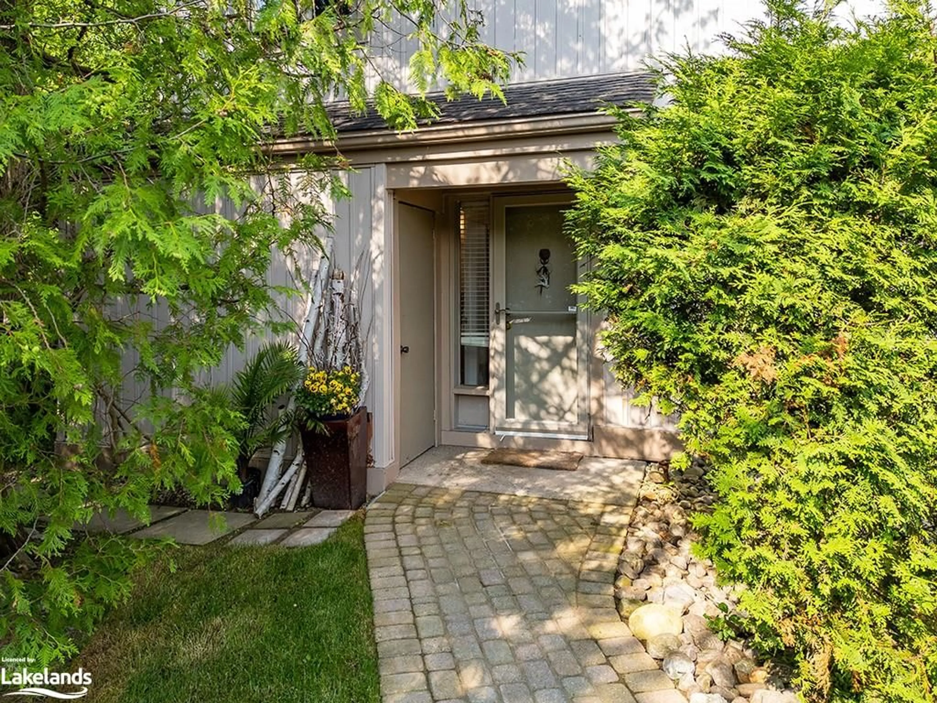 Outside view for 504 Oxbow Cres, Collingwood Ontario L9Y 5B4