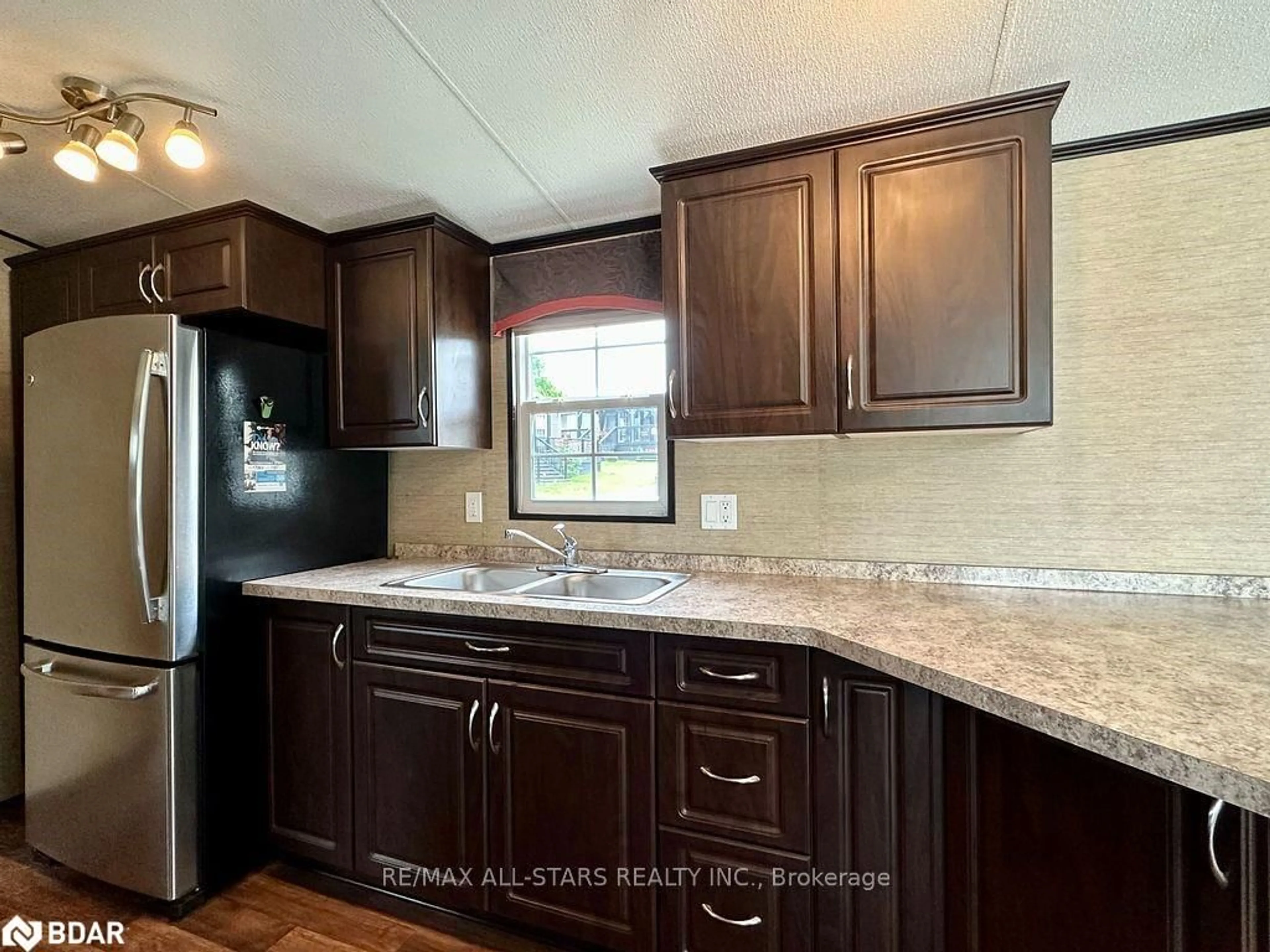 Standard kitchen for 1235 Villiers Line, Keene Ontario K0L 2G0