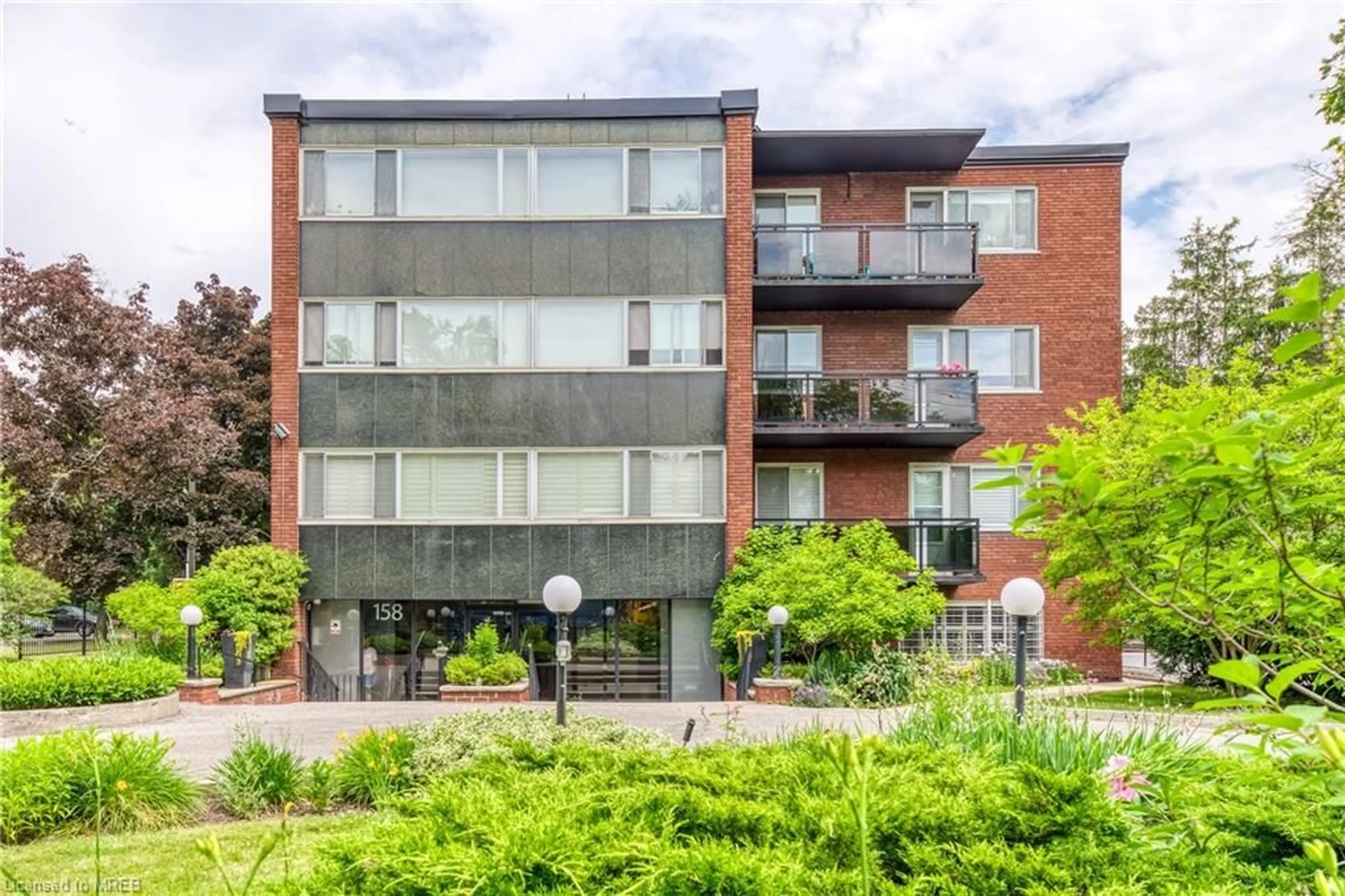 A pic from exterior of the house or condo for 158 Crescent Rd #109, Toronto Ontario M4W 1V2