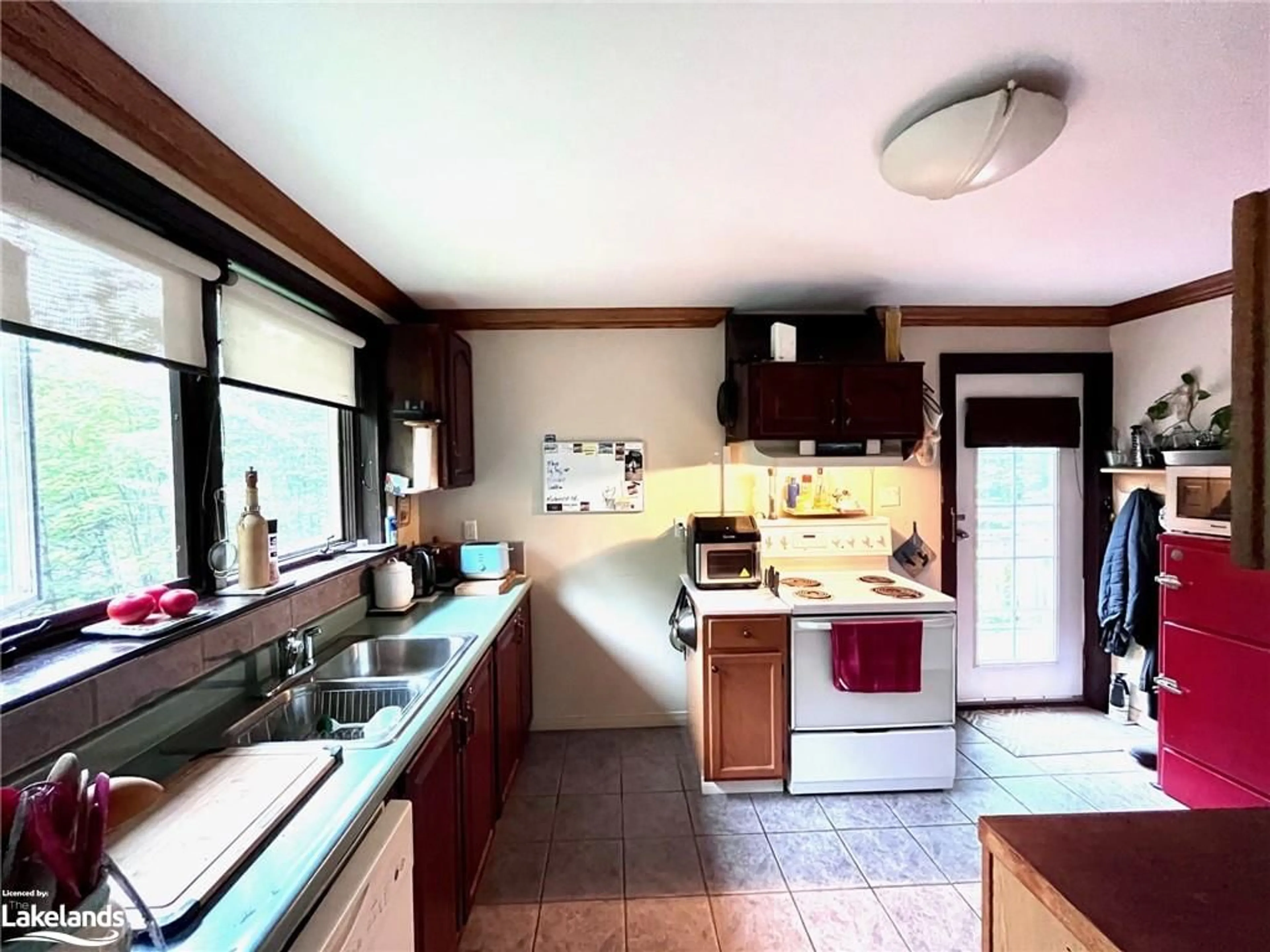 Kitchen for 1470 Highway 141, Utterson Ontario P0B 1M0