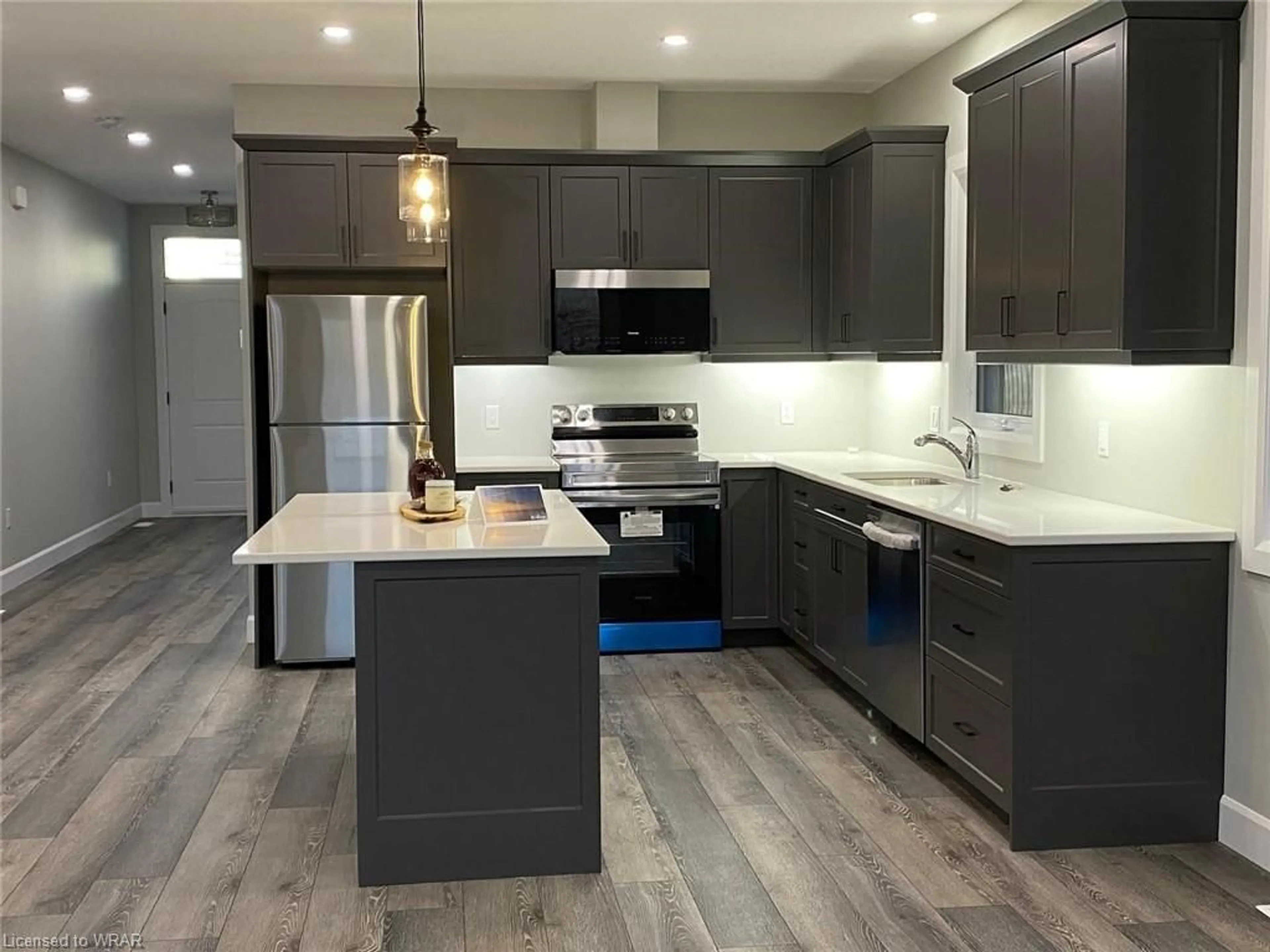 Open concept kitchen for 463 Warren St, Goderich Ontario N7A 0C7