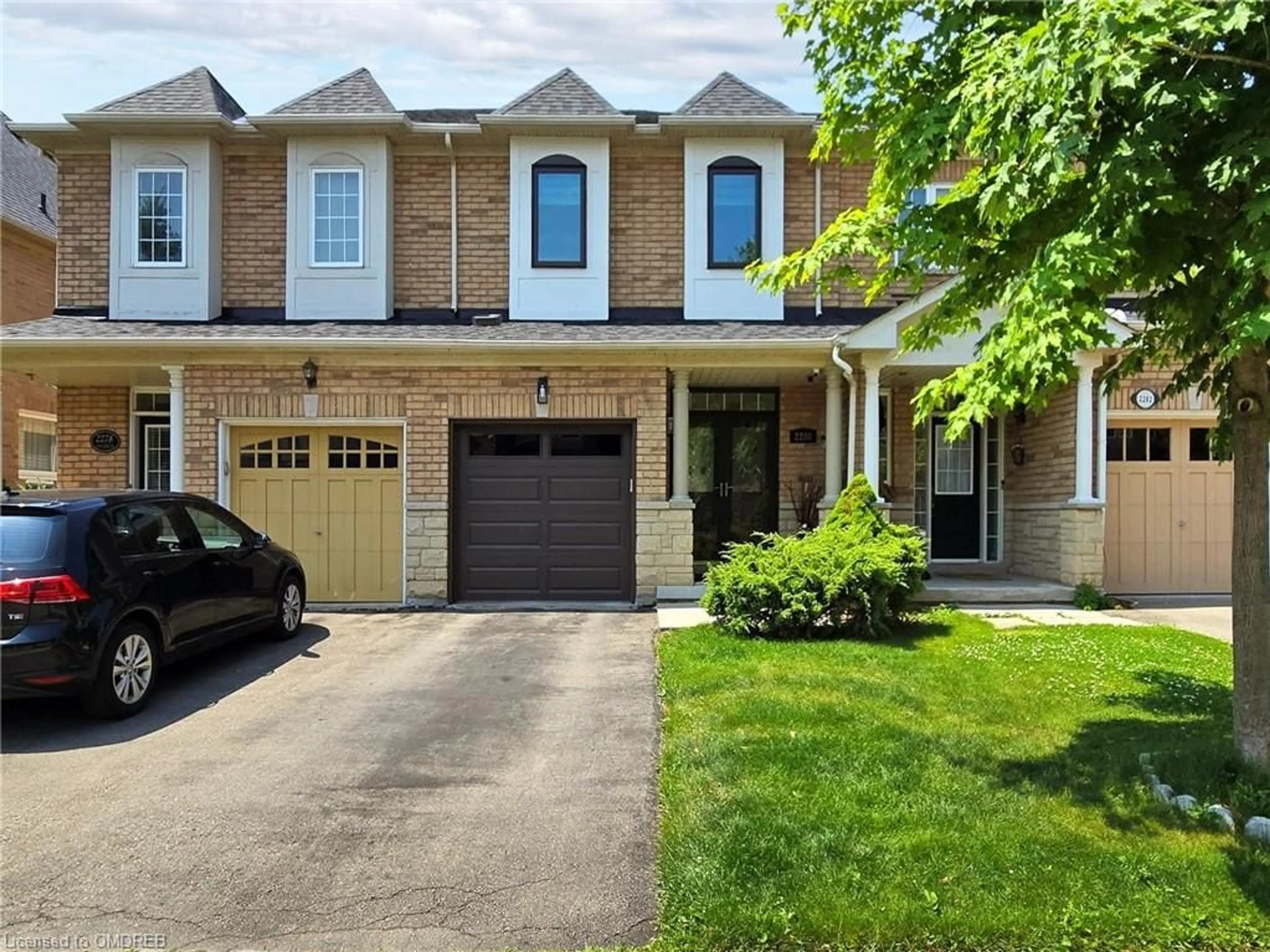 A pic from exterior of the house or condo for 2280 Stone Glen Cres, Oakville Ontario L6M 0C8