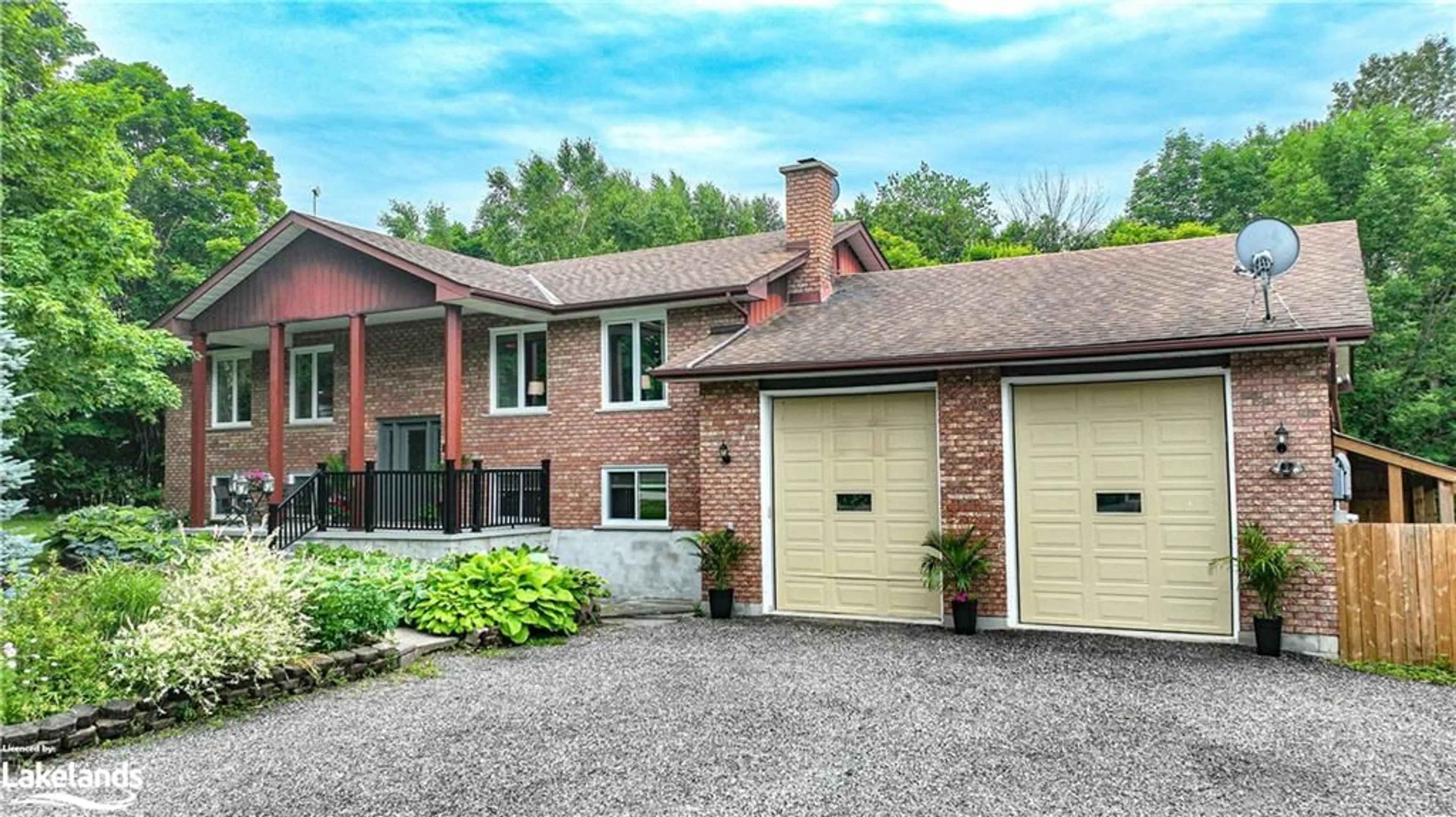 Home with brick exterior material for 872 11th Line, Oro-Medonte Ontario L0L 1T0