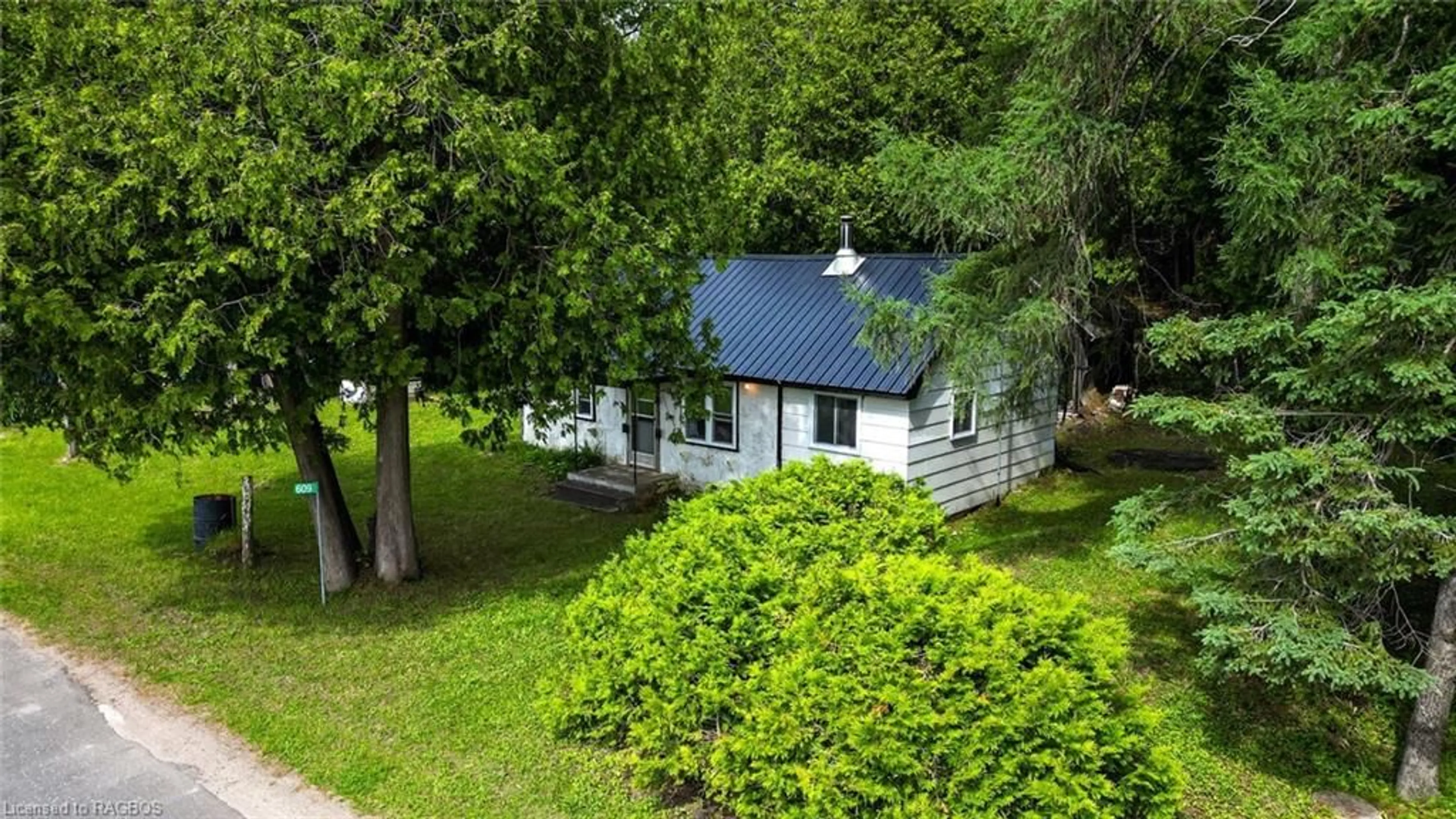 Cottage for 609 Stokes Bay Rd, Northern Bruce Peninsula Ontario N0H 2M0