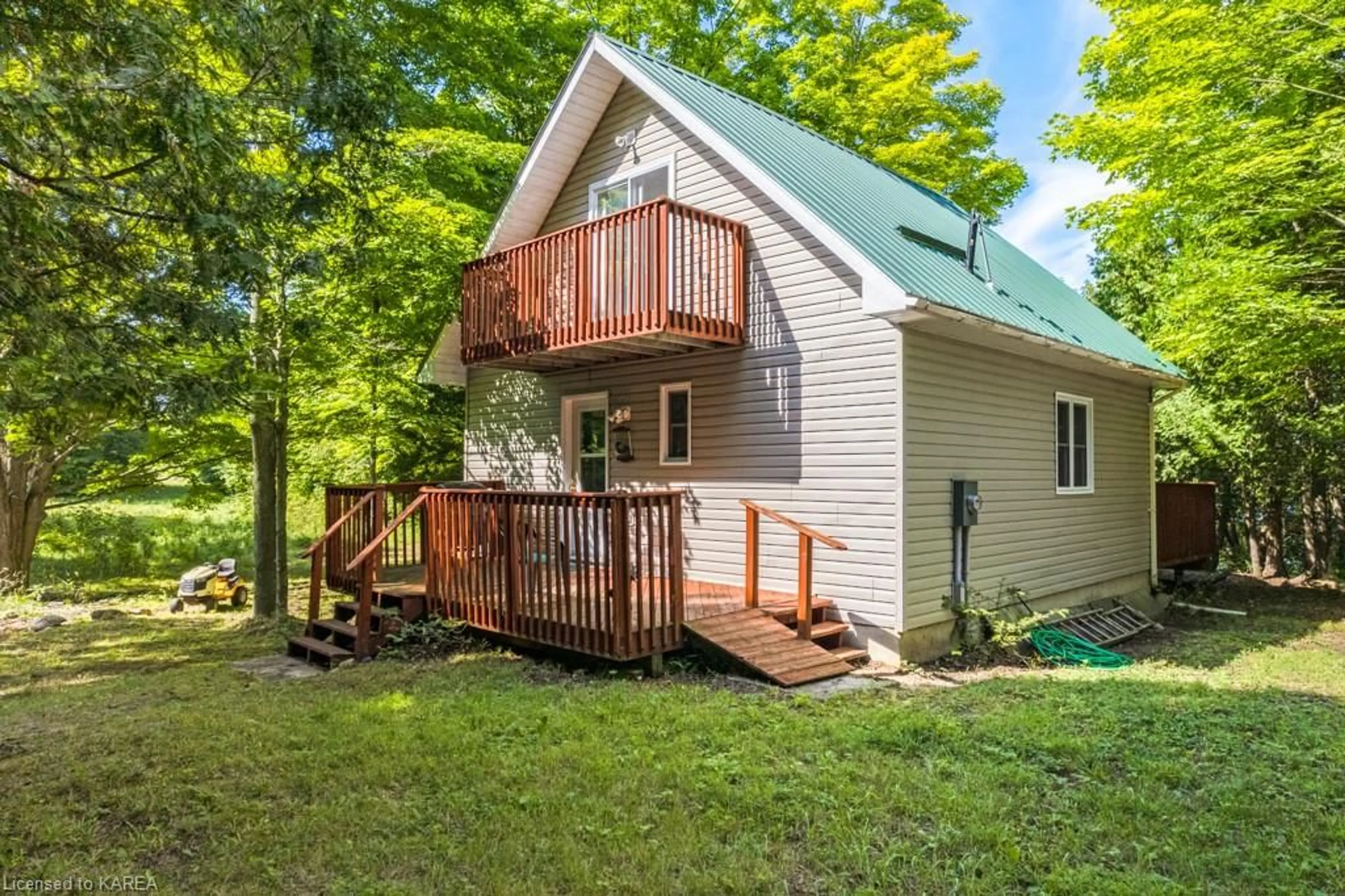 Cottage for 392 Badour Rd, South Frontenac Ontario K0H 2B0