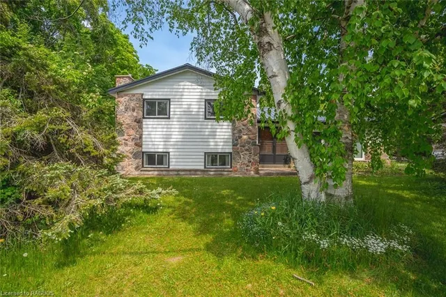 31 Pointview Dr, Lion's Head 2