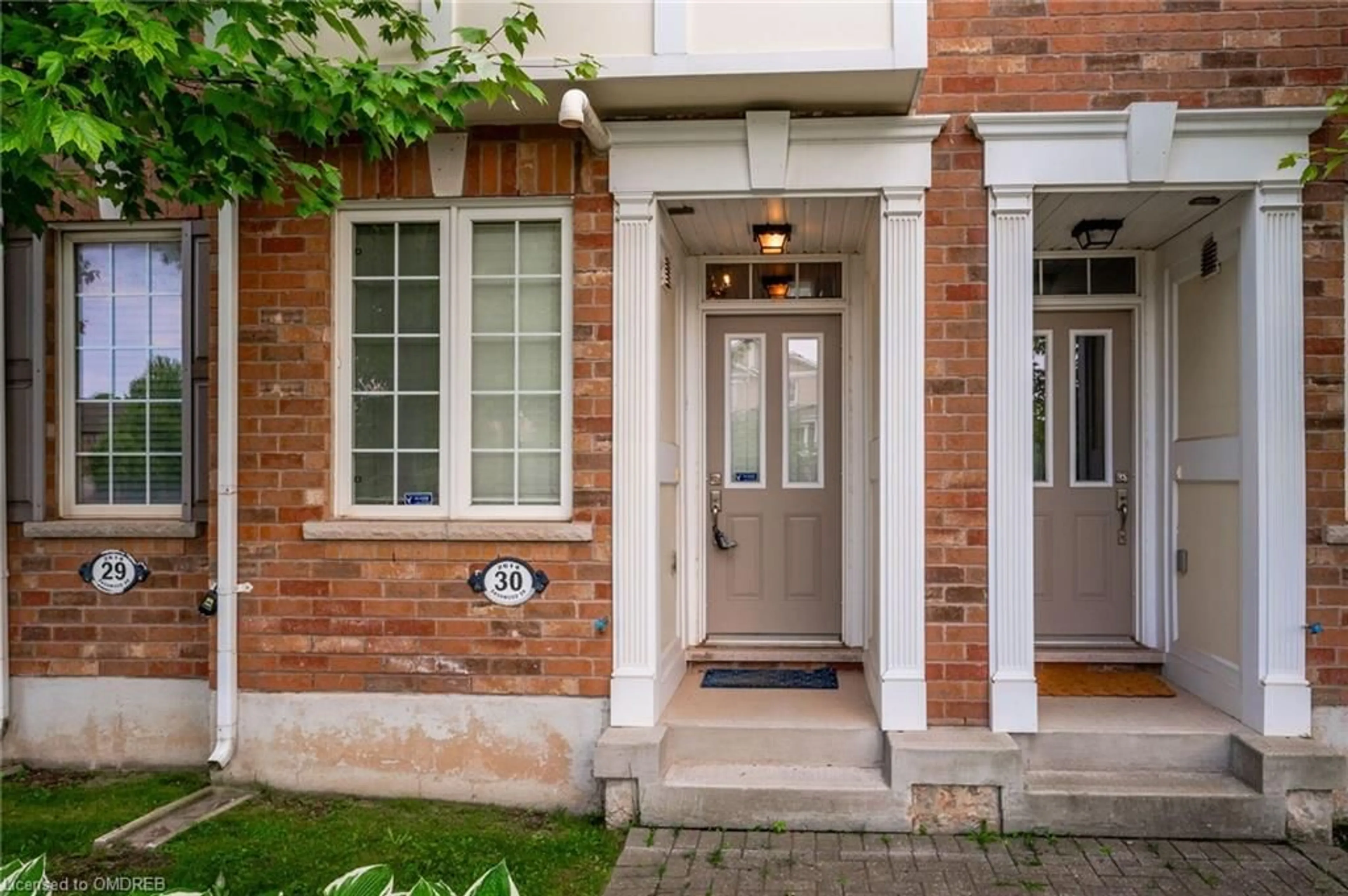 Home with brick exterior material for 2614 Dashwood Dr #30, Oakville Ontario L6M 0K5