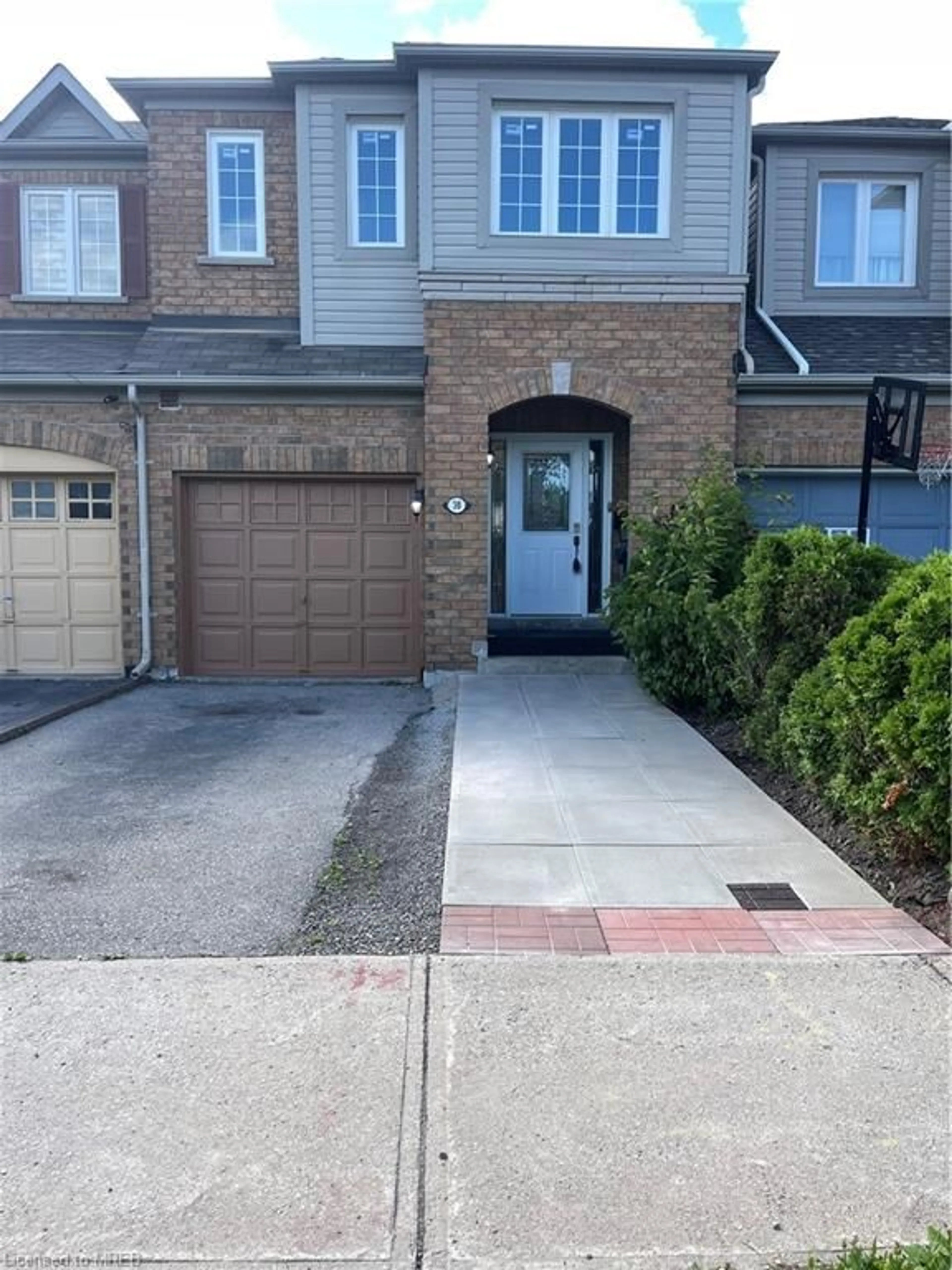 A pic from exterior of the house or condo for 38 Gristone Cres, Toronto Ontario M1X 1V1