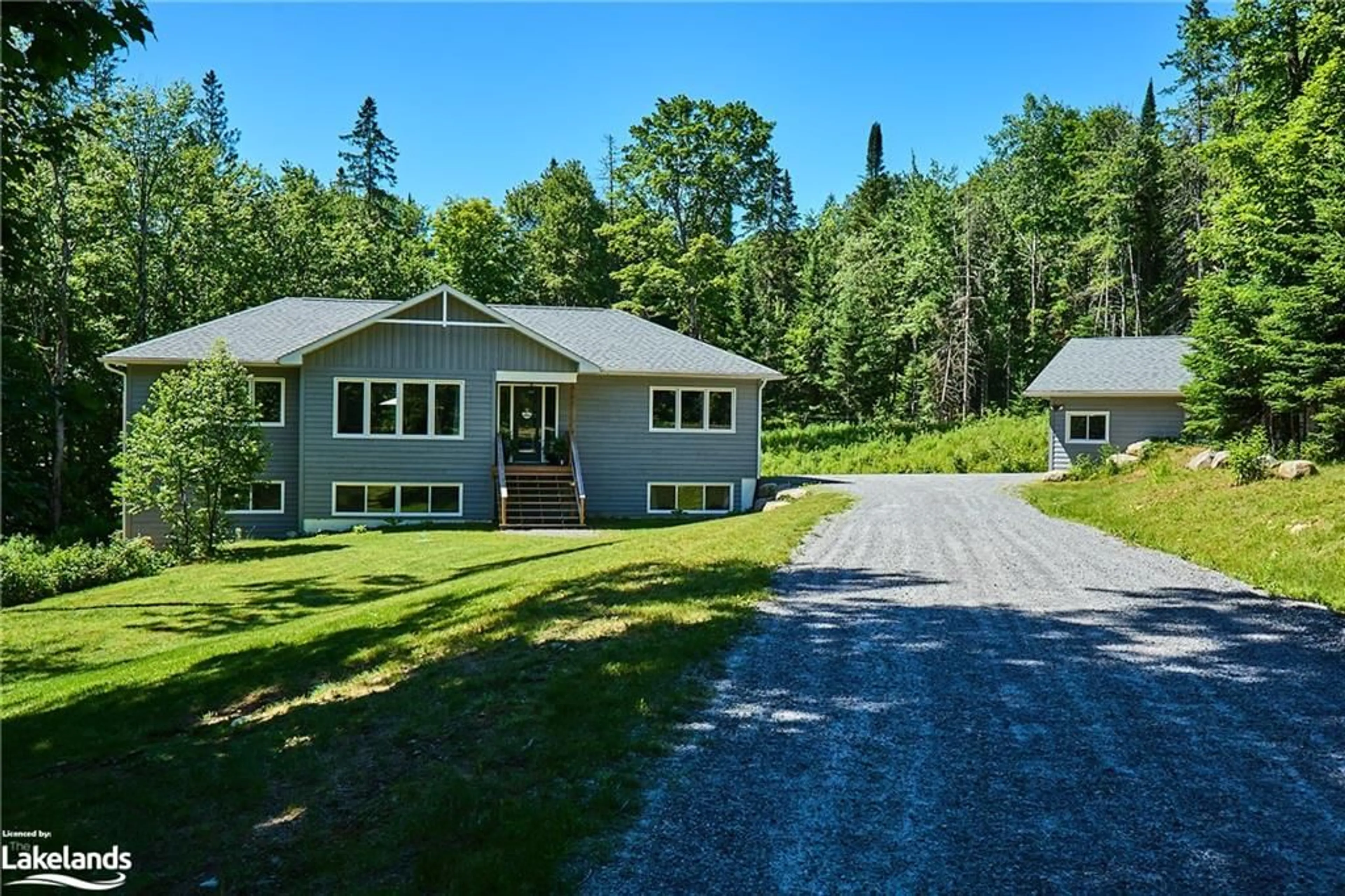 Cottage for 575 Britannia Rd, Huntsville Ontario P1H 2J3