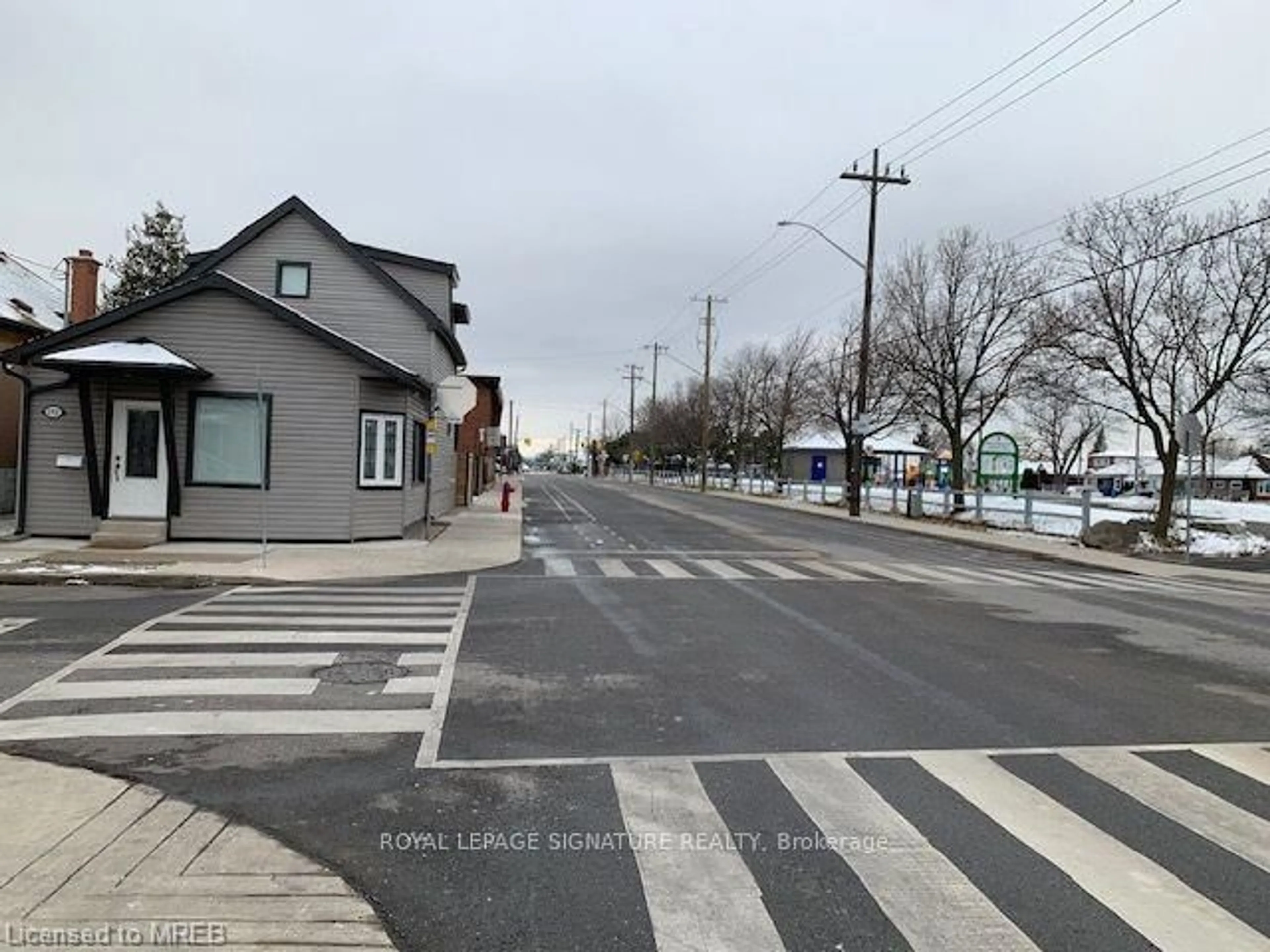 Street view for 195 Tragina Ave, Hamilton Ontario L8H 5C7