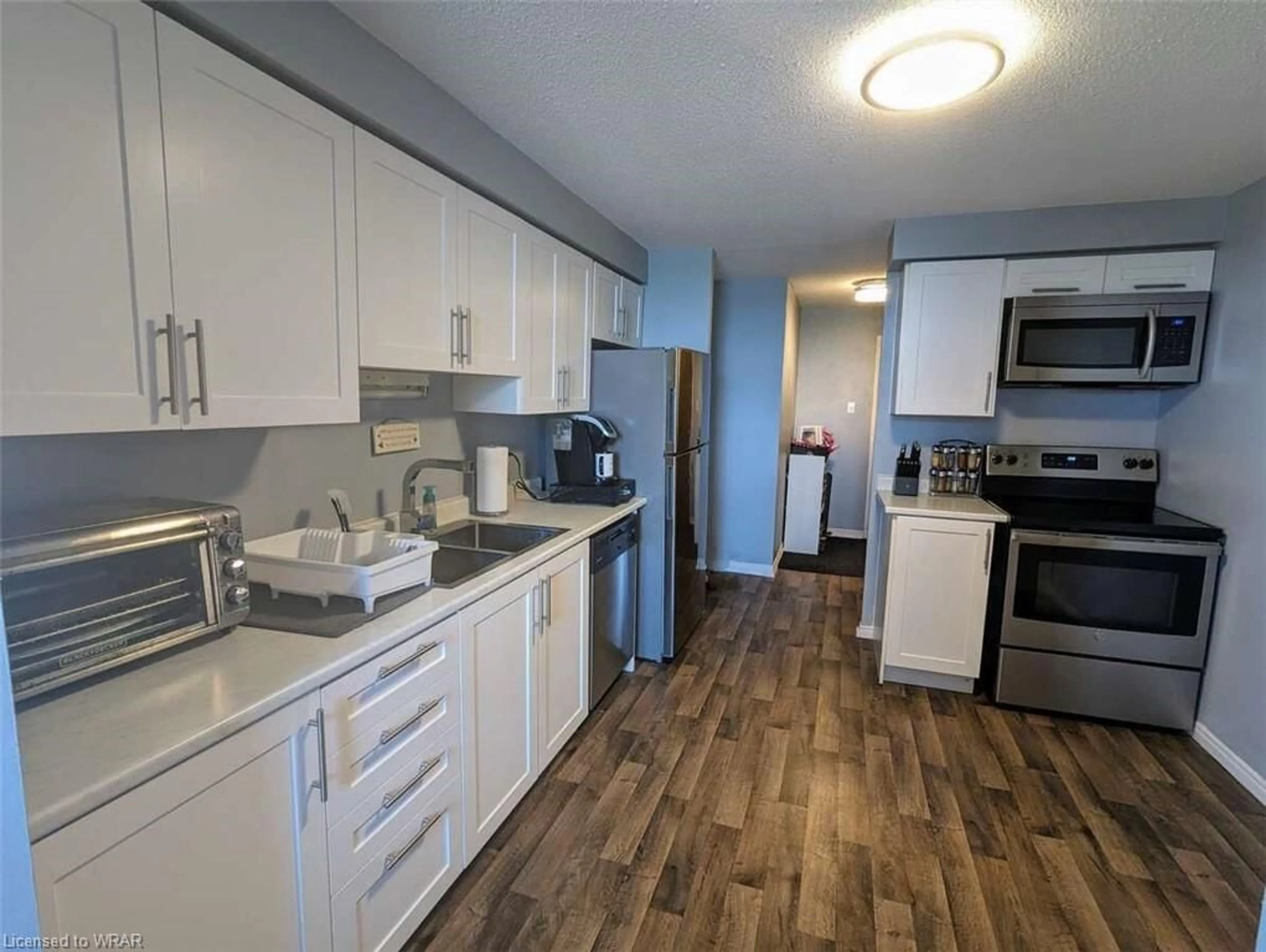 Standard kitchen, wood floors for 35 Green Valley Dr #710, Kitchener Ontario N2P 2A5