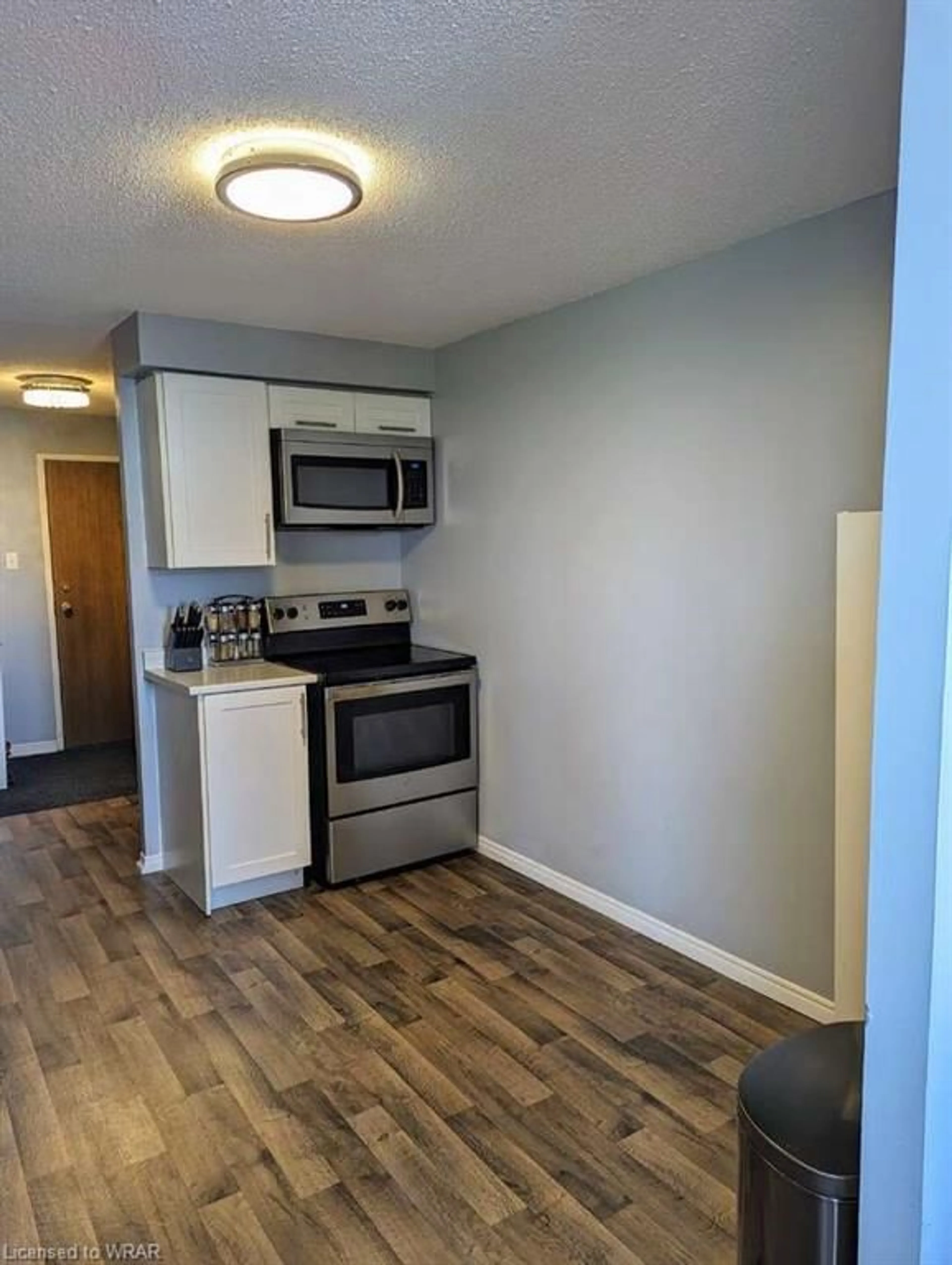 Standard kitchen, unknown floor for 35 Green Valley Dr #710, Kitchener Ontario N2P 2A5