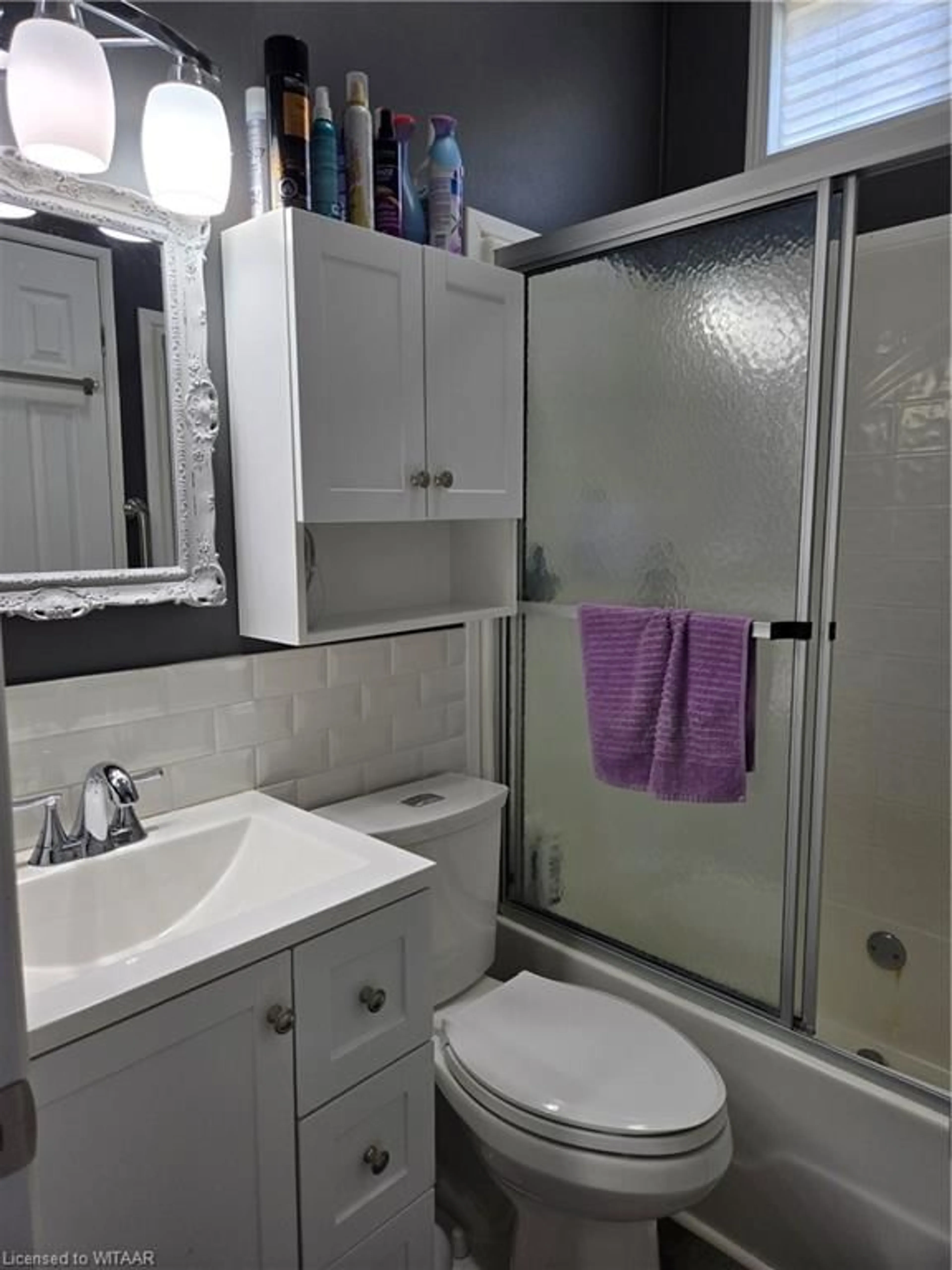Standard bathroom for 296 West Quarter Townline Rd #54, Harley Ontario N0E 1E0