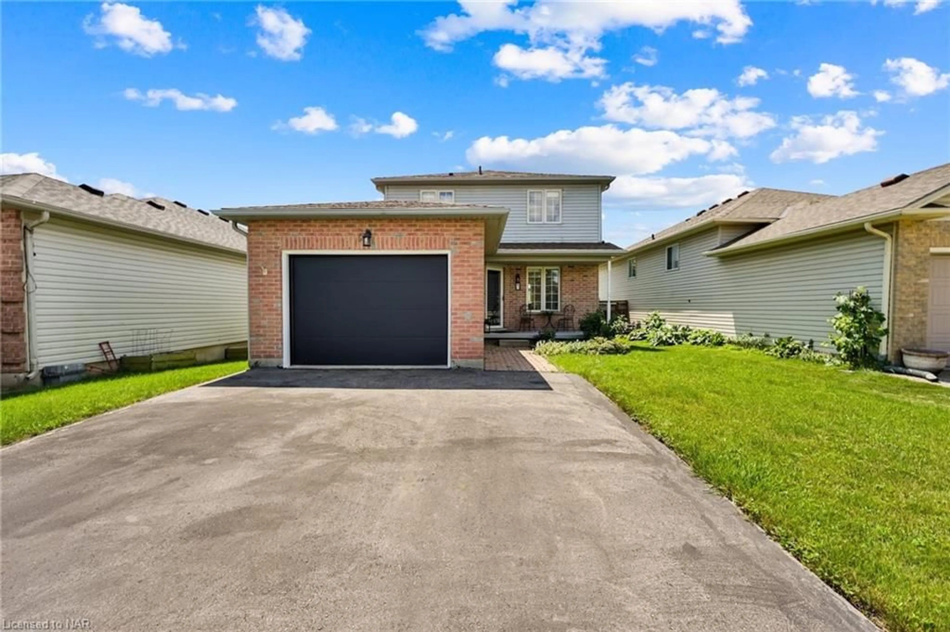 Frontside or backside of a home for 5 Longview Dr, Mount Hope Ontario L0R 1W0