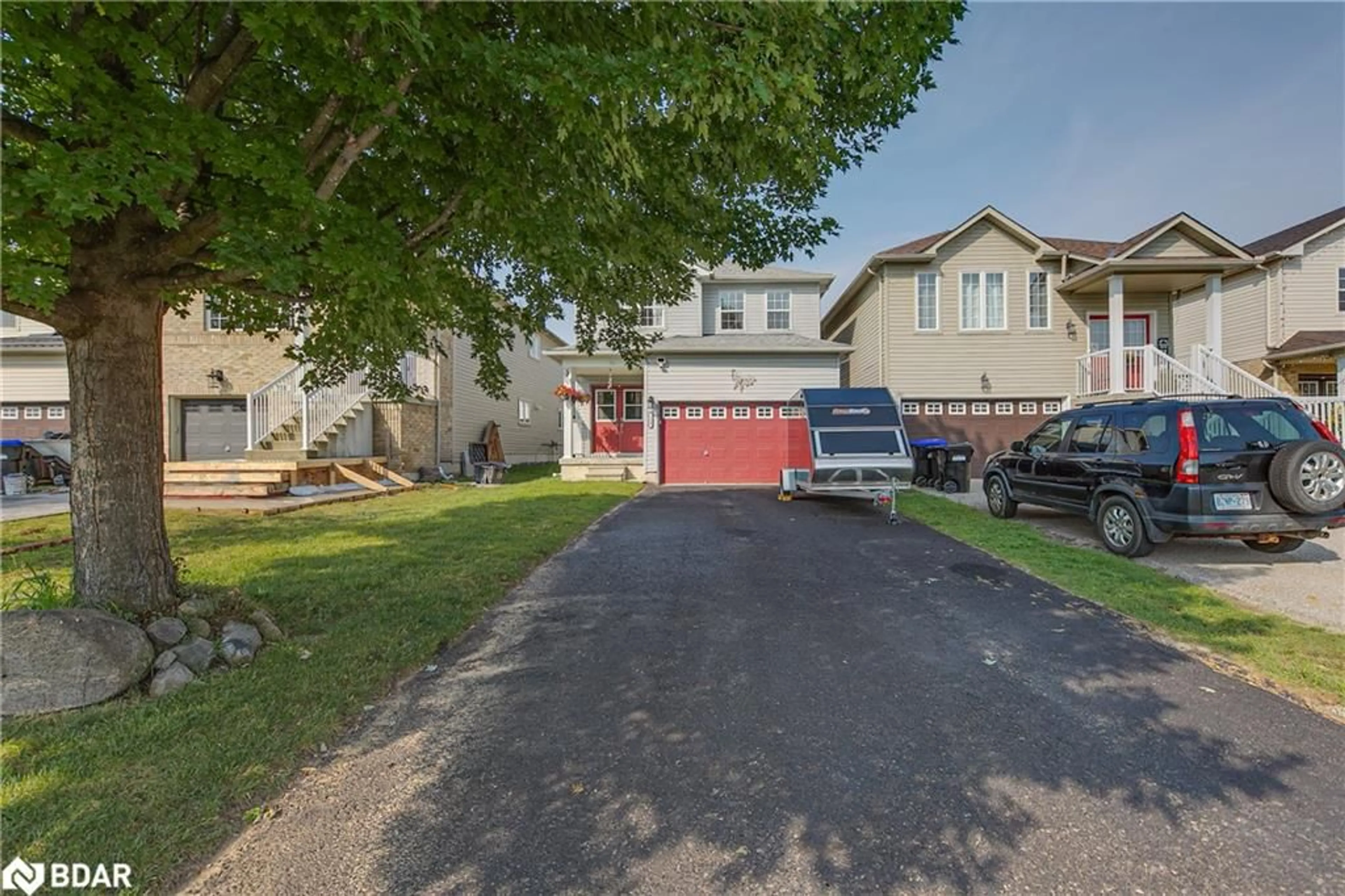 Frontside or backside of a home for 114 Maplewood Dr, Angus Ontario L0M 1B4
