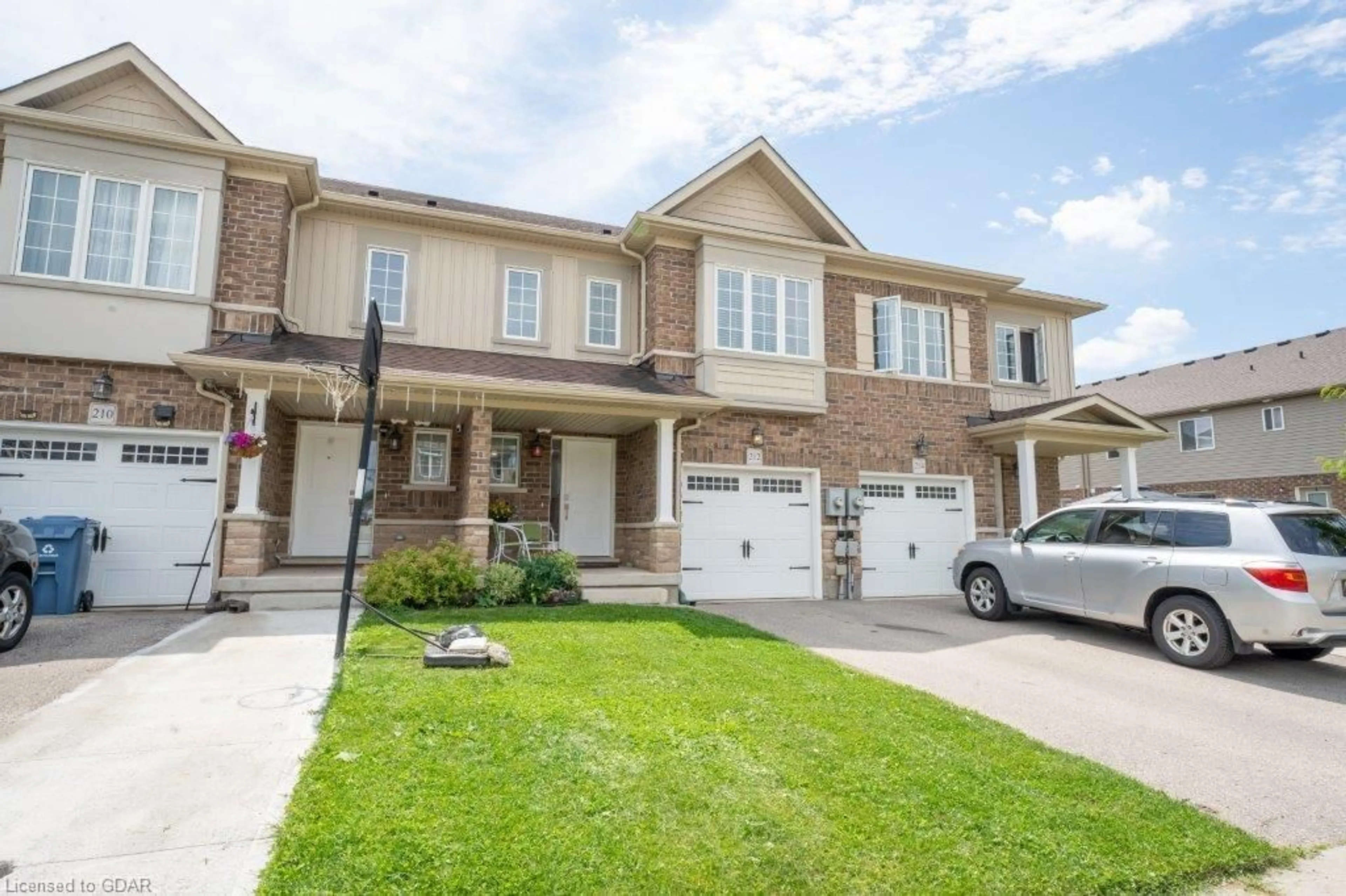 A pic from exterior of the house or condo for 212 Summit Ridge Drive, Guelph Ontario N1E 0L7