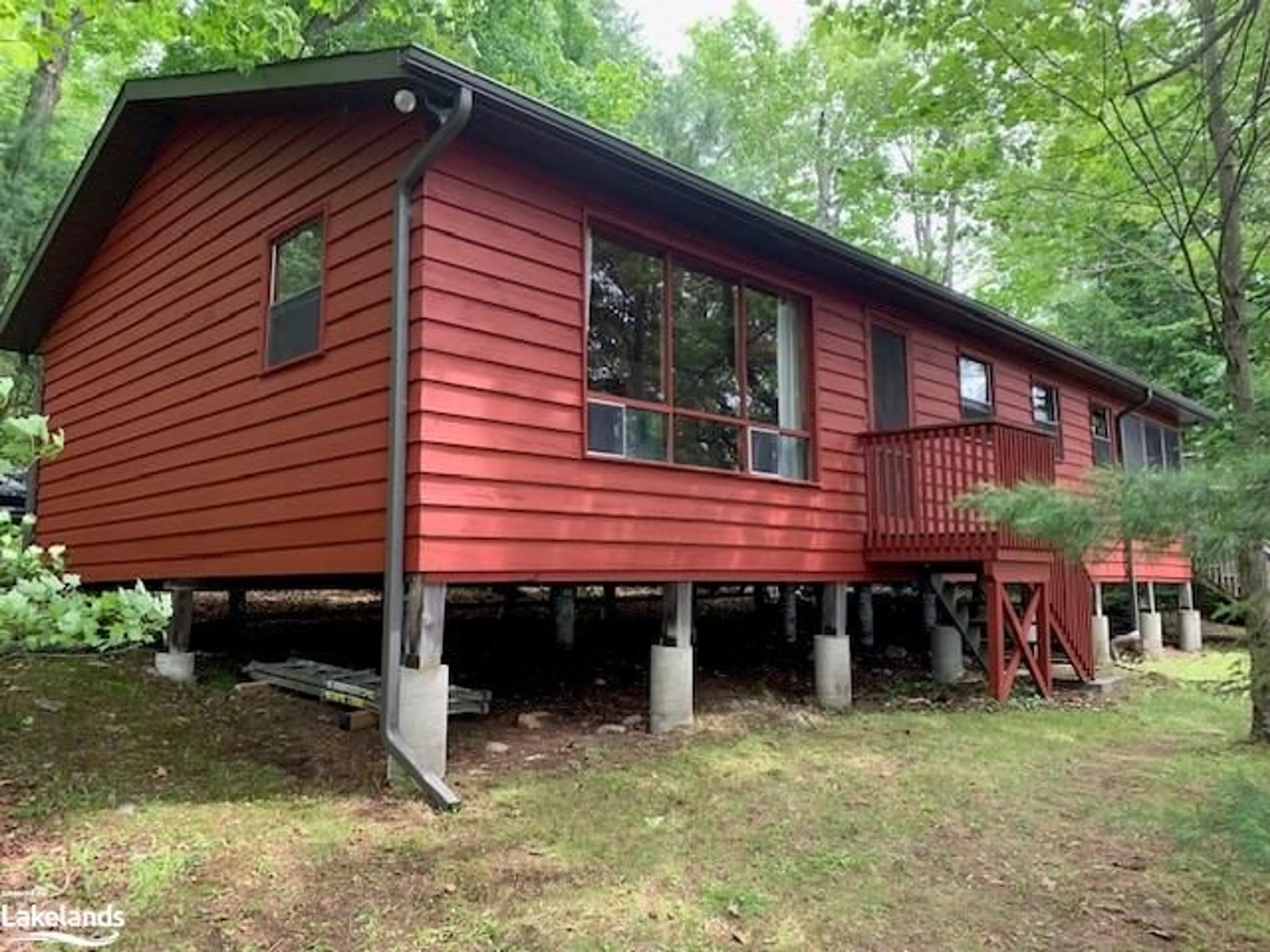 Cottage for 295 North Menominee Lake Rd, Huntsville Ontario P1J 2J3