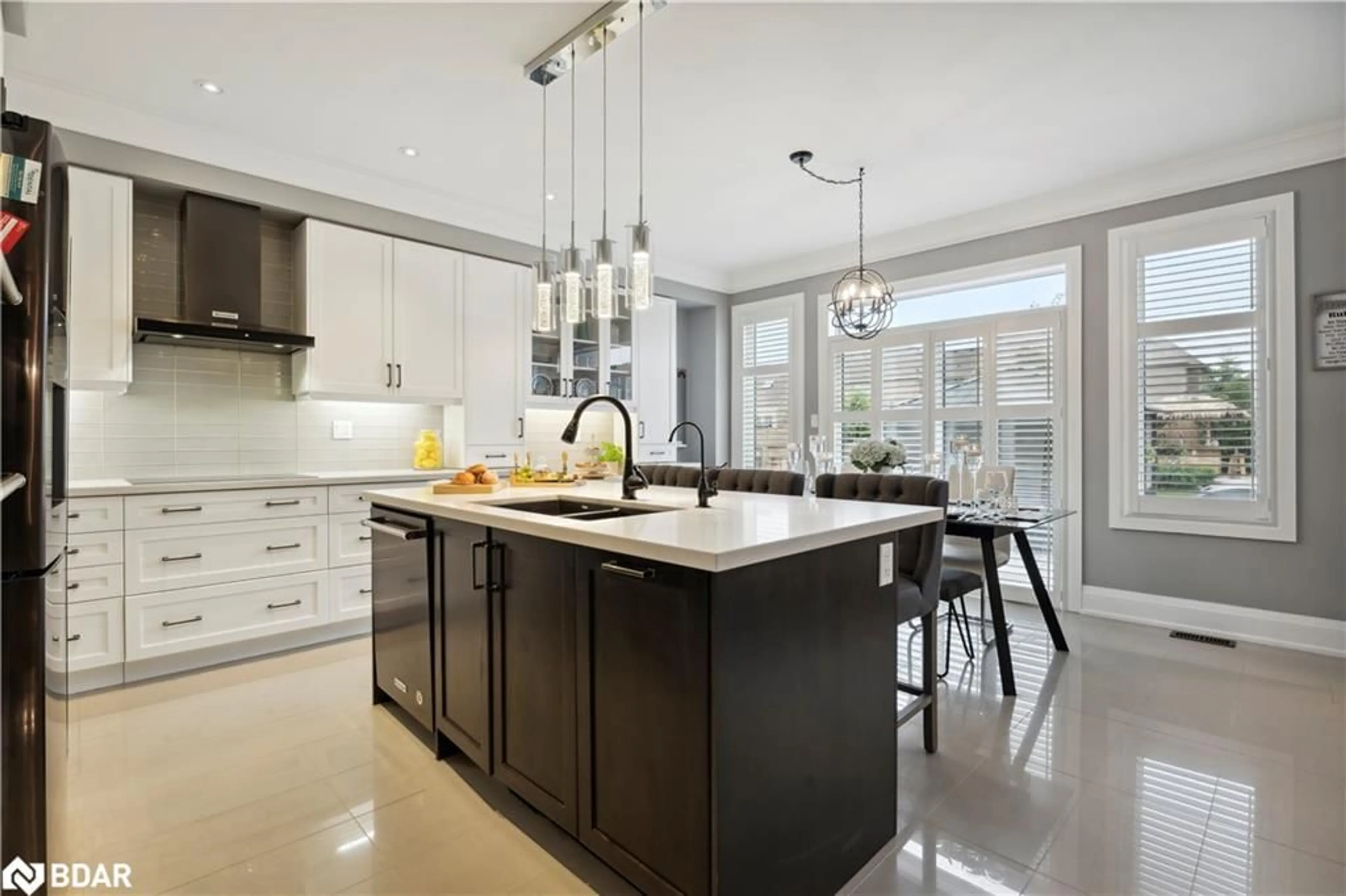 Contemporary kitchen for 16 Oliver's Mill Road Rd, Springwater Ontario L9X 0S6