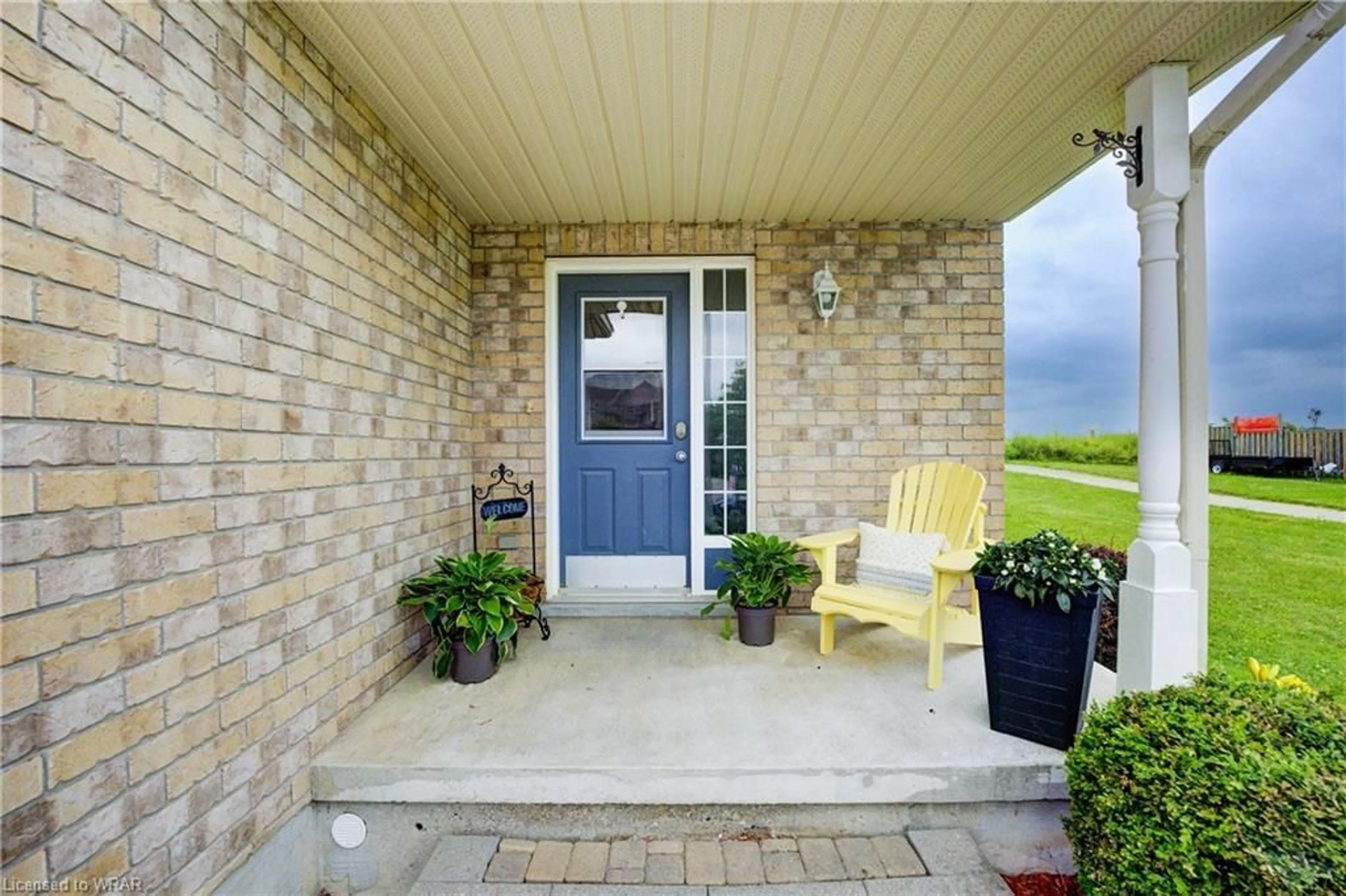 Indoor entryway for 167 Brenneman Dr, Baden Ontario N3A 4N3