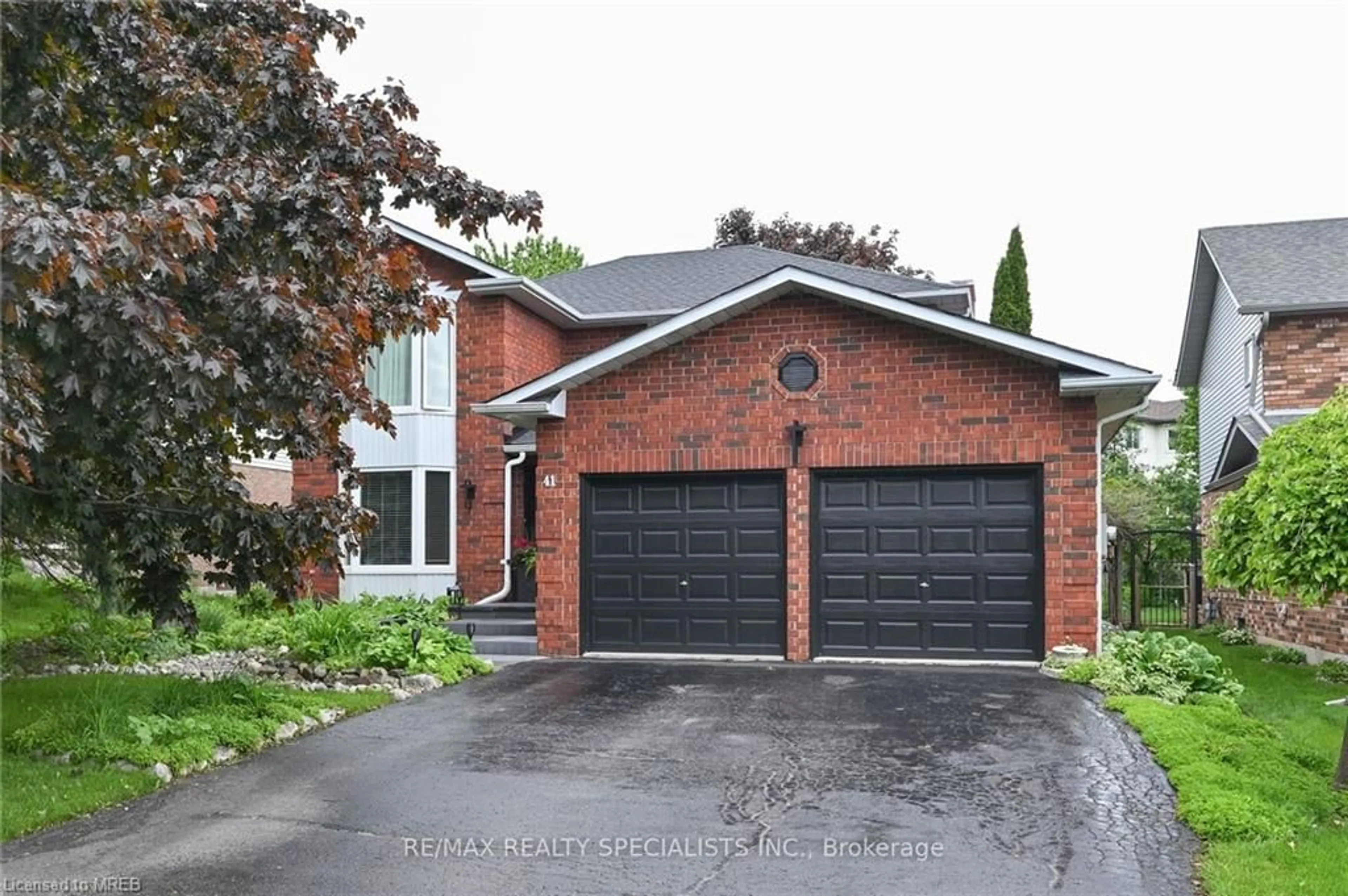 Home with brick exterior material for 41 Passmore Ave, Orangeville Ontario L9W 4K4