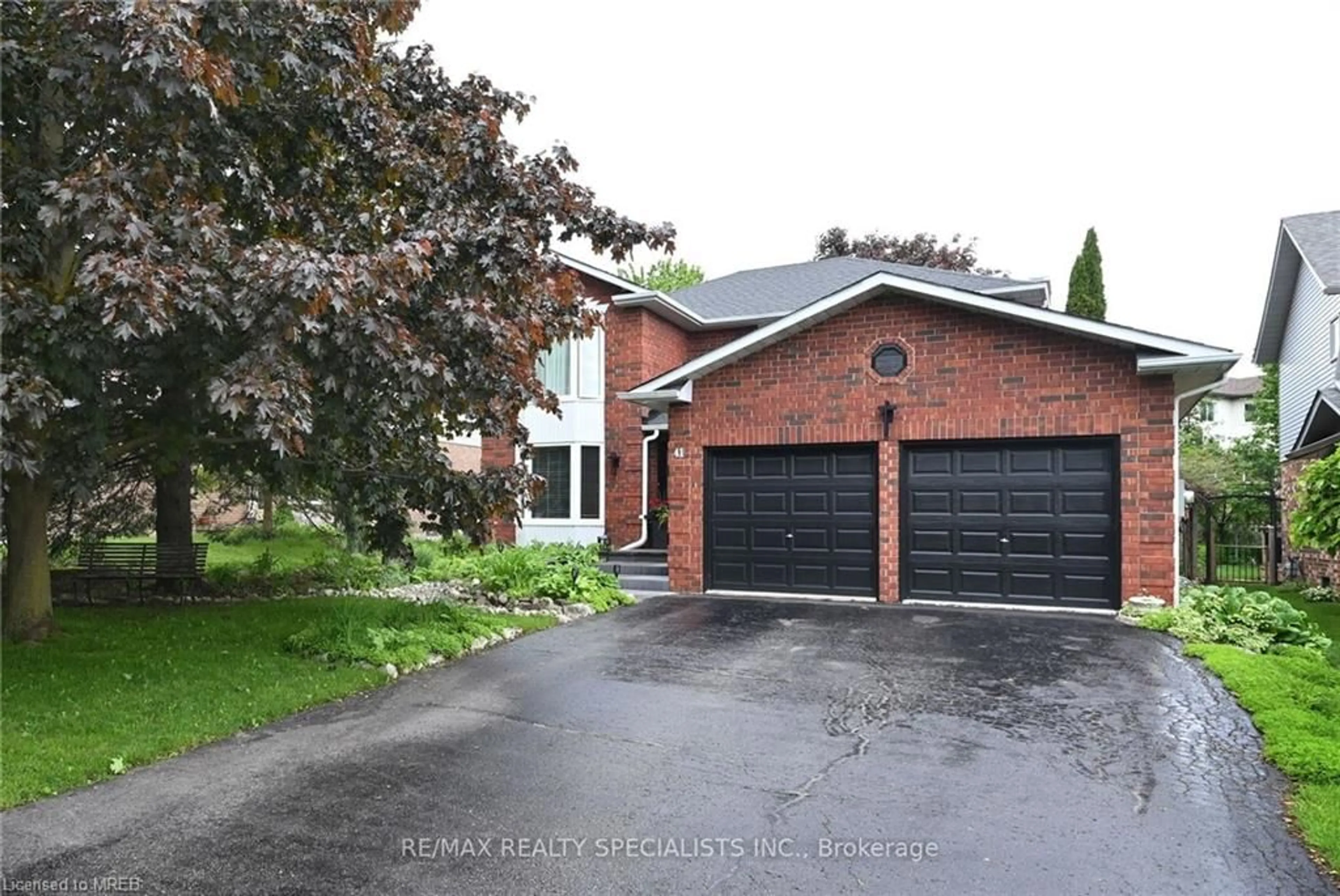 Home with brick exterior material for 41 Passmore Ave, Orangeville Ontario L9W 4K4
