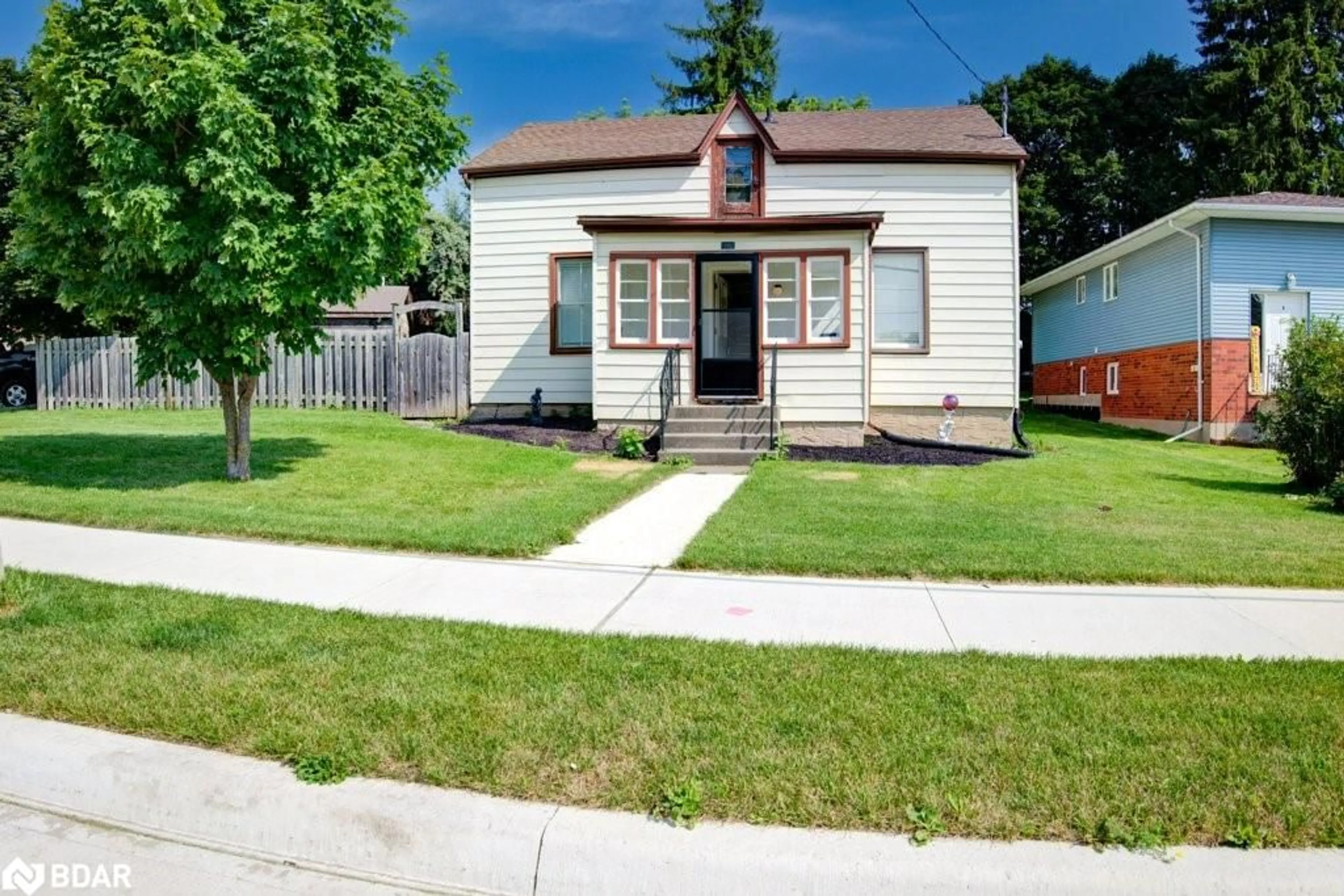 Frontside or backside of a home for 98 Snyder's Rd, Baden Ontario N3A 2V6