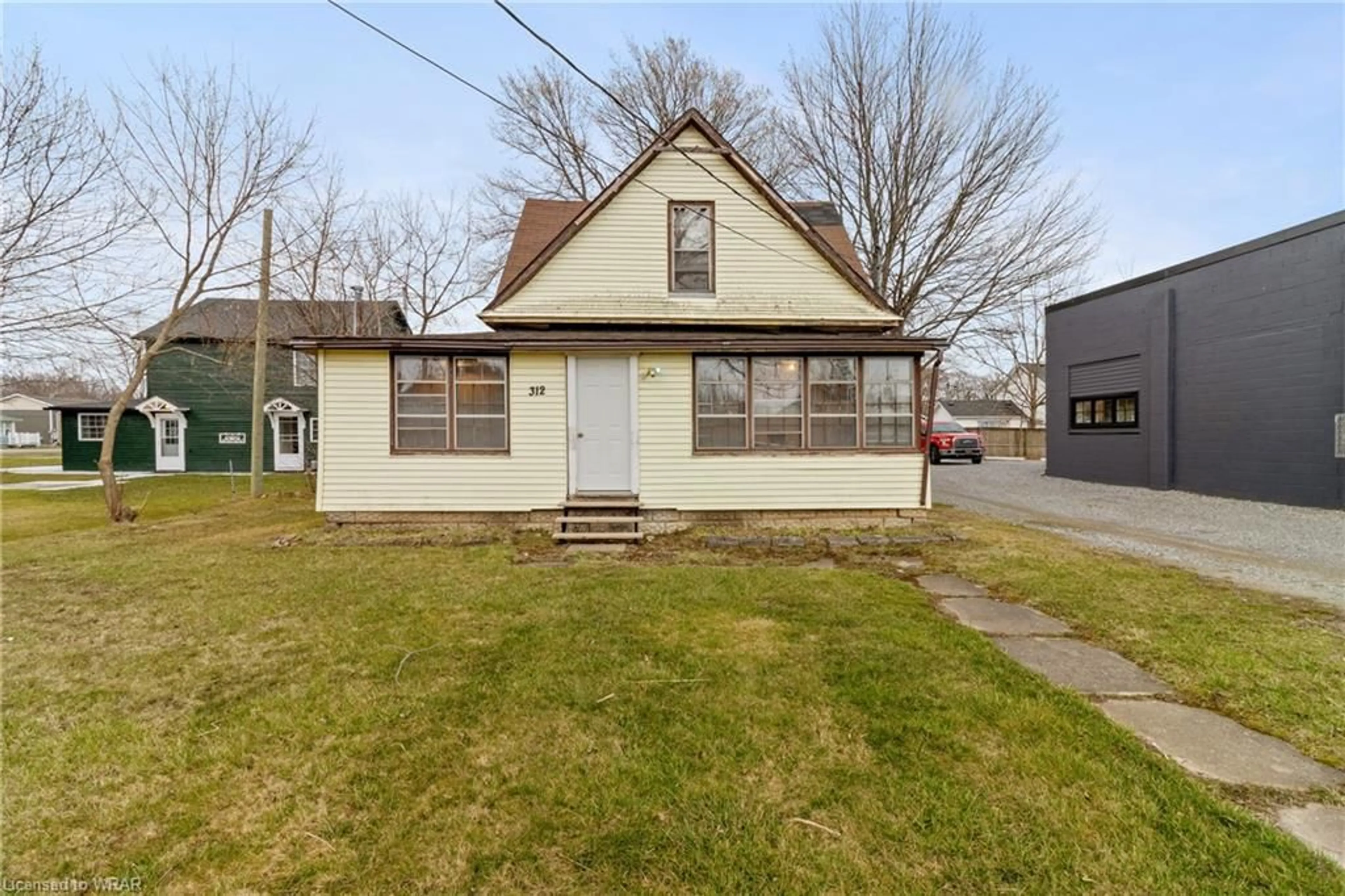 Frontside or backside of a home for 312 Ridgeway Rd, Fort Erie Ontario L0S 1B0