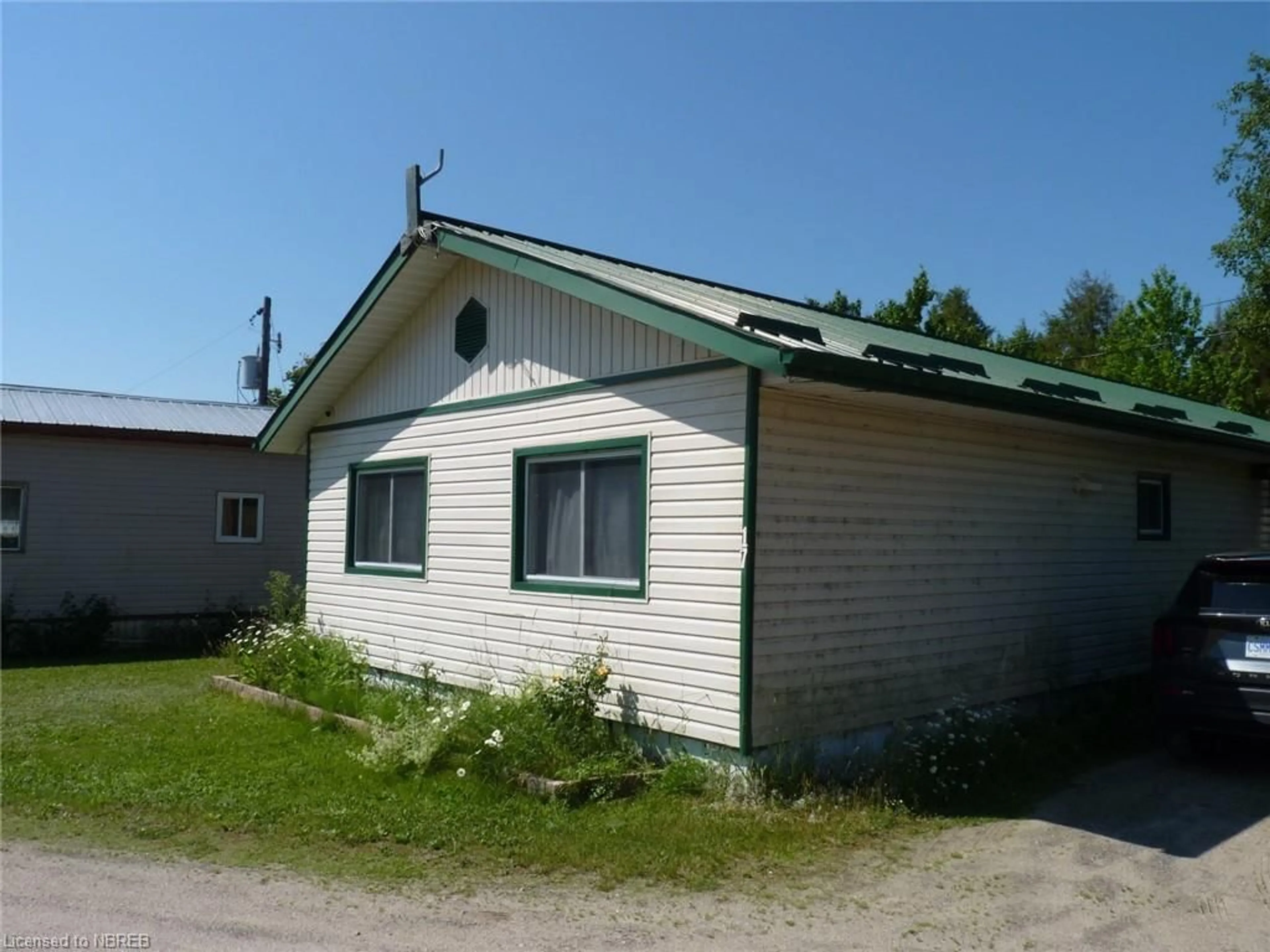 Outside view for 1134 Hwy 17 #17, North Bay Ontario P1B 8G5