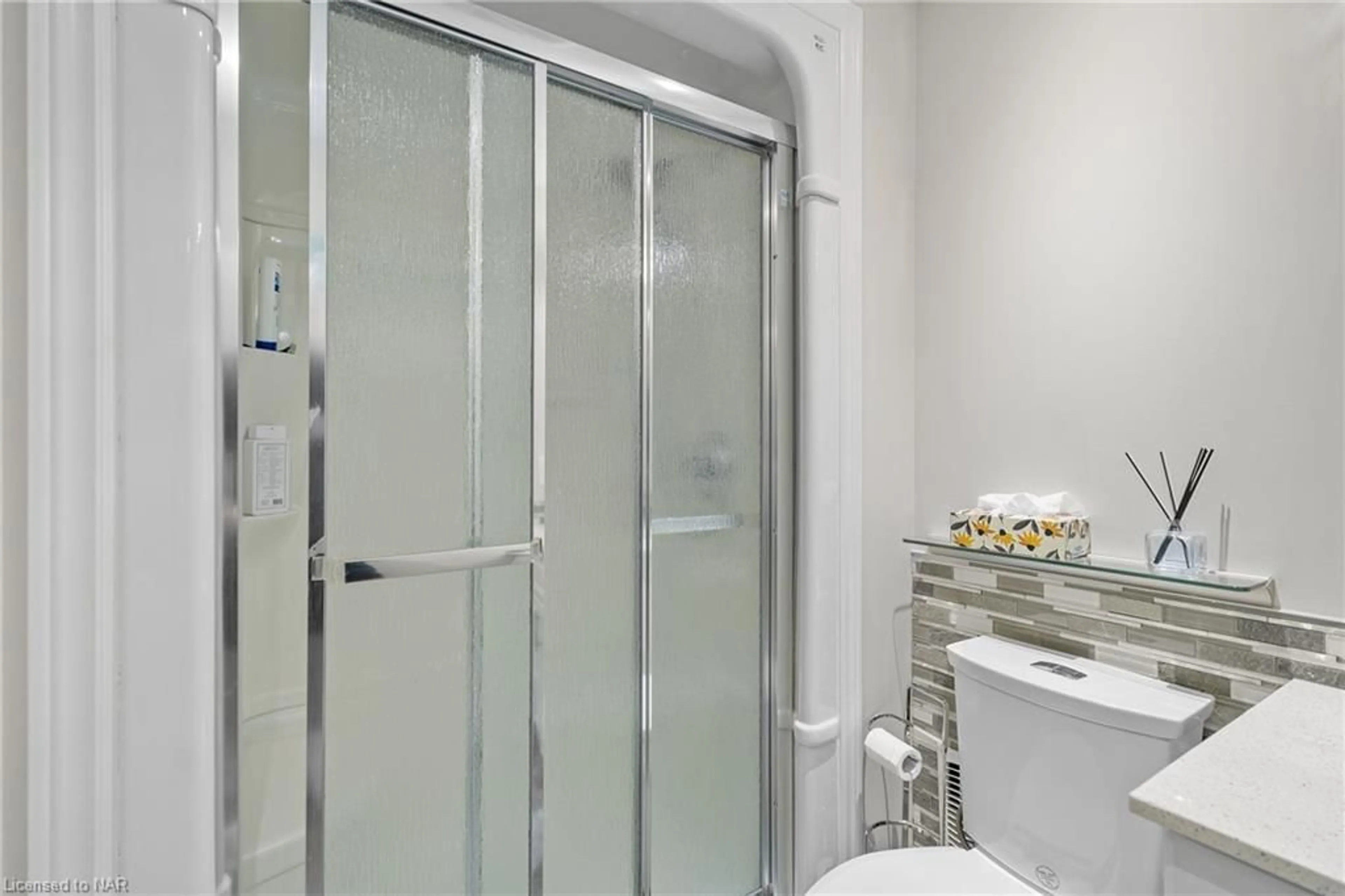 Bathroom for 8943 Black Forest Cres, Niagara Falls Ontario L2H 3P1