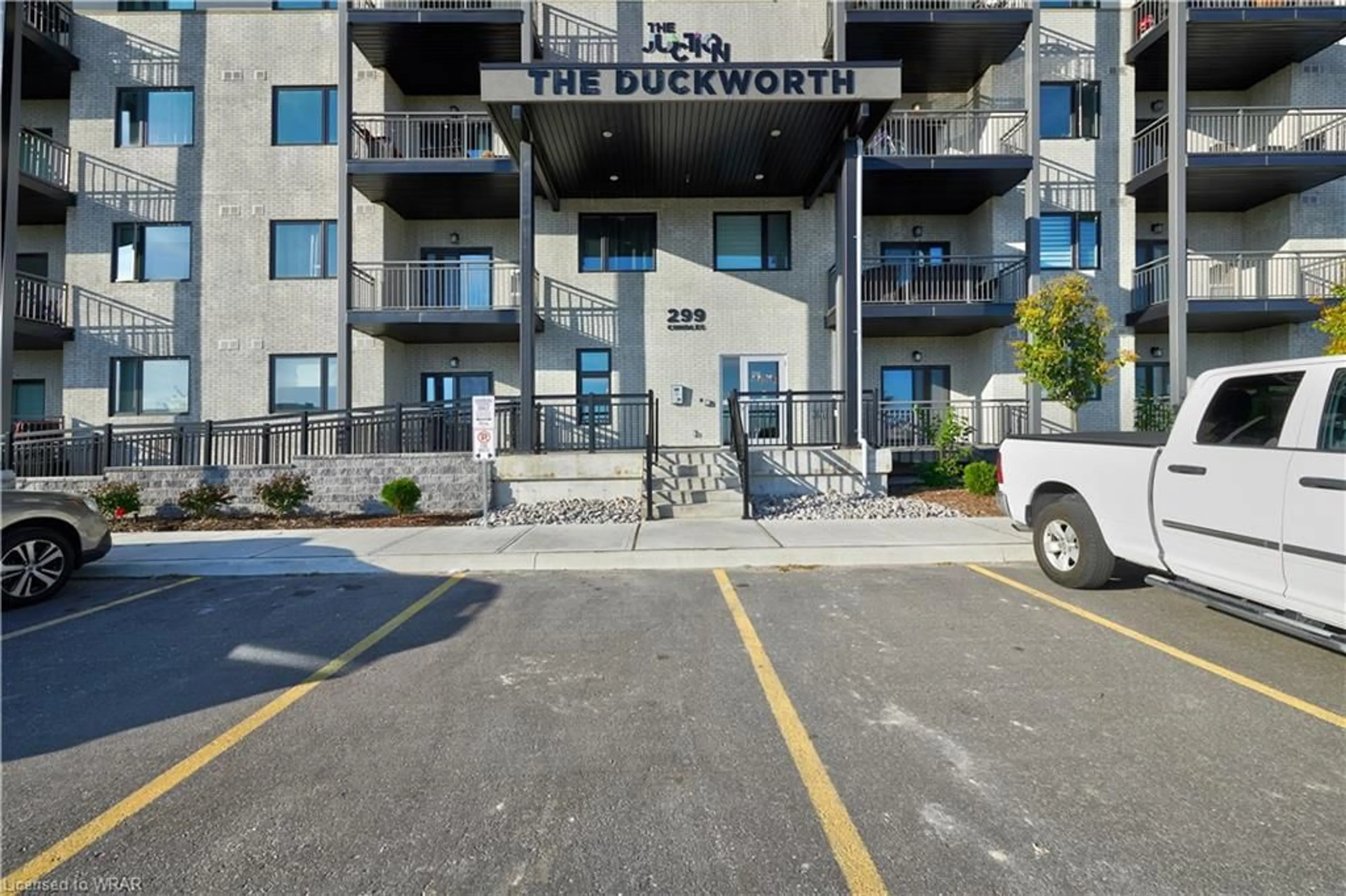 A pic from exterior of the house or condo for 299 Cundles Rd #304, Barrie Ontario L4M 0K9