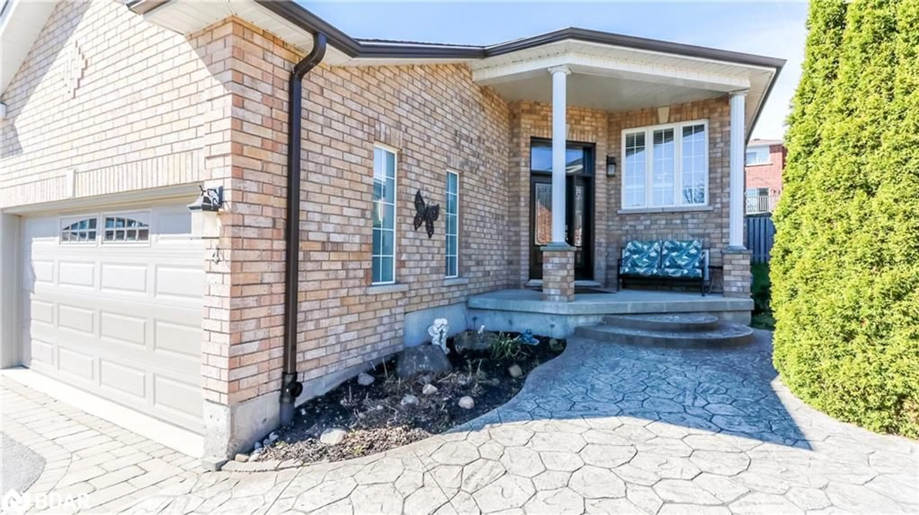 Home with brick exterior material for 4 Brown Wood Dr, Barrie Ontario L4M 6N4