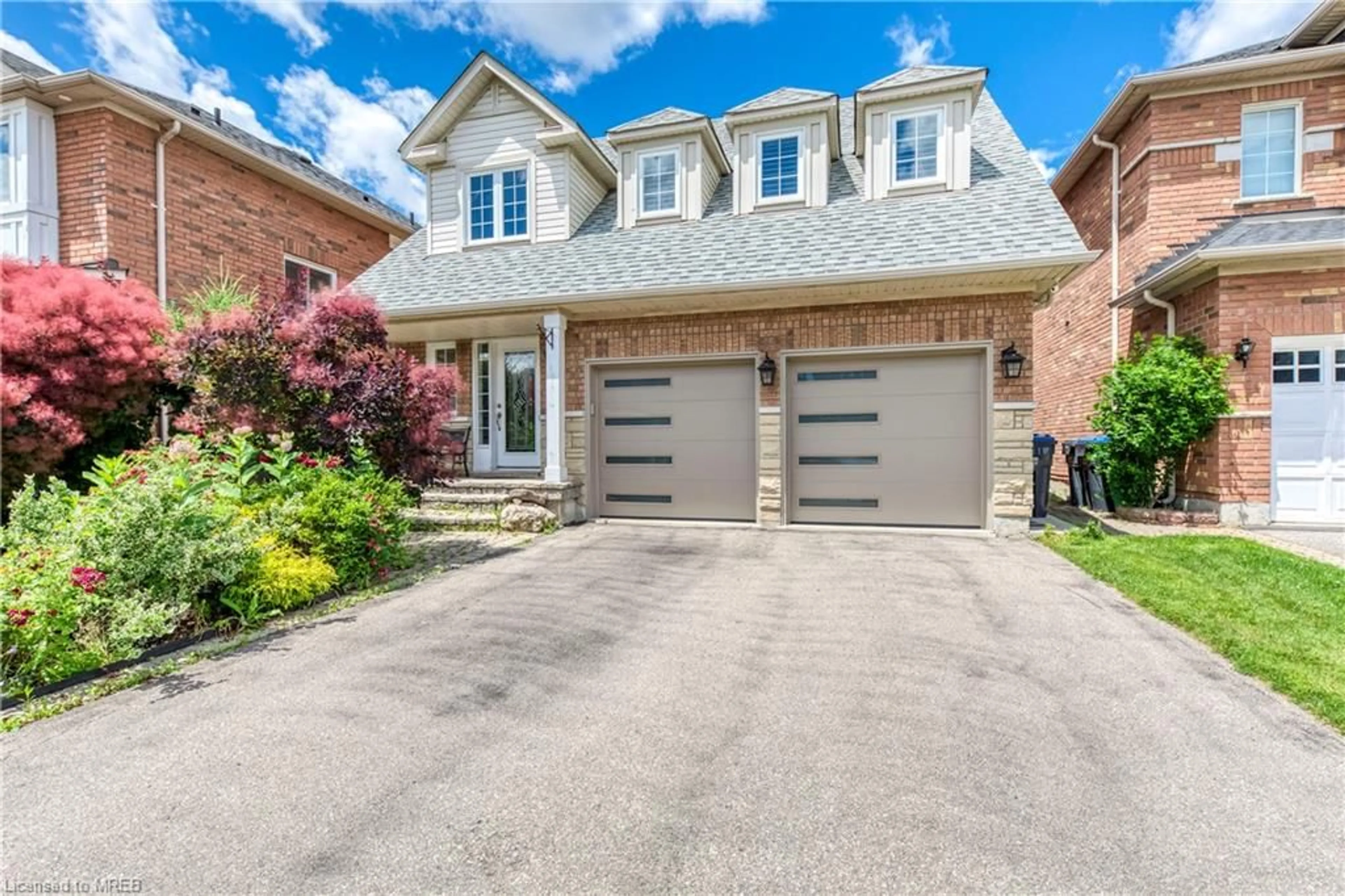 Home with brick exterior material for 3751 Pearlstone Dr, Mississauga Ontario L5M 7H1